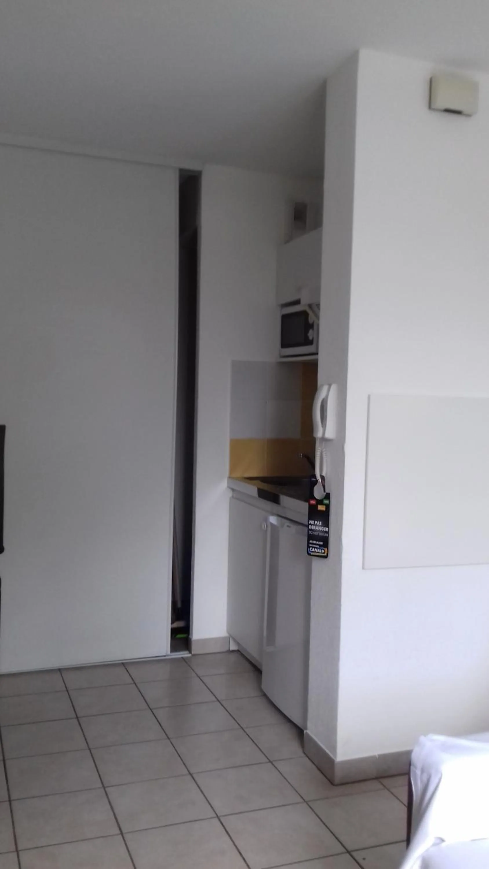 Kitchen or kitchenette in Résid'Artel Cadarache - ITER