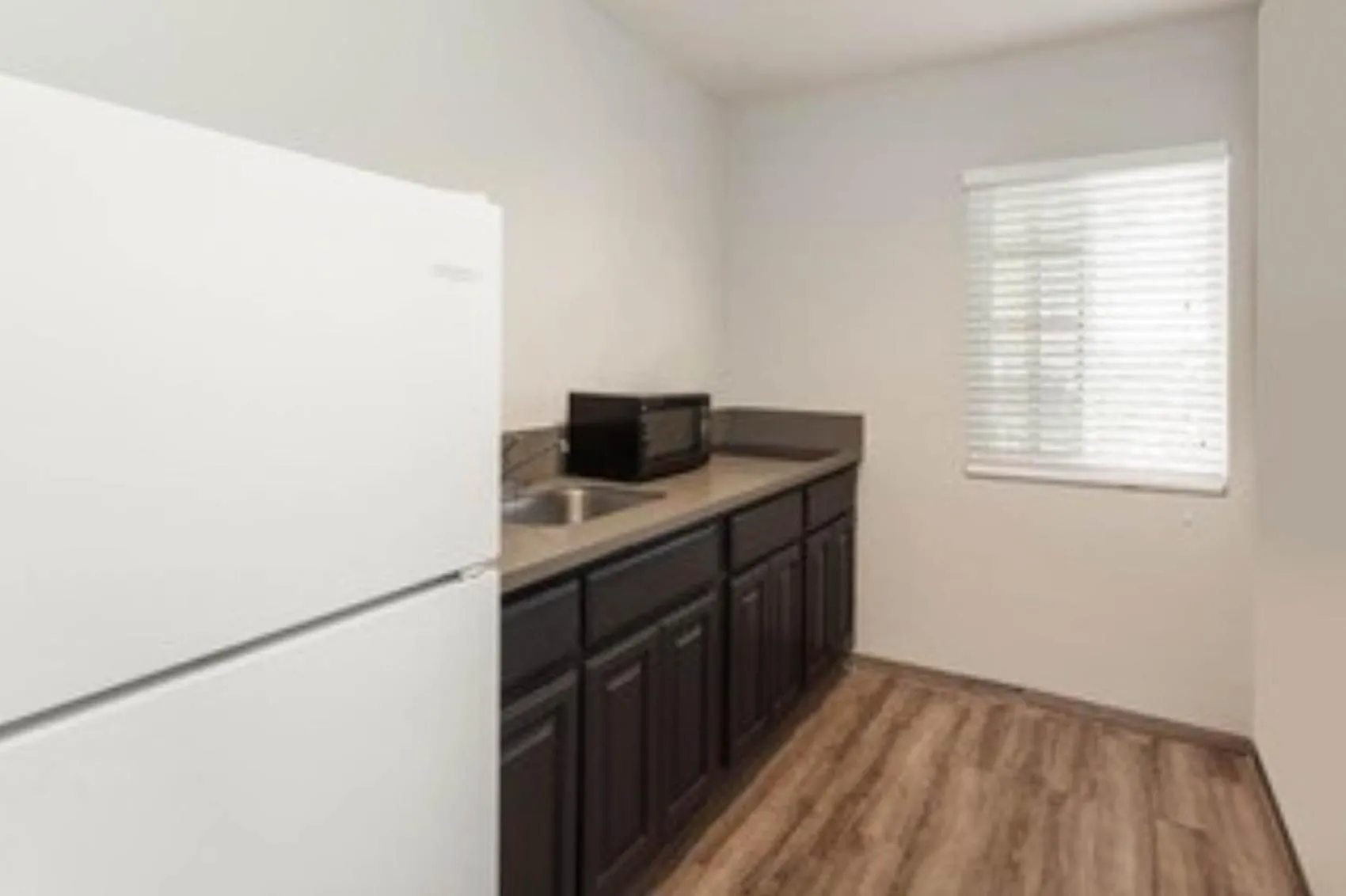 Kitchen or kitchenette in Studio 6 Rosemead, CA