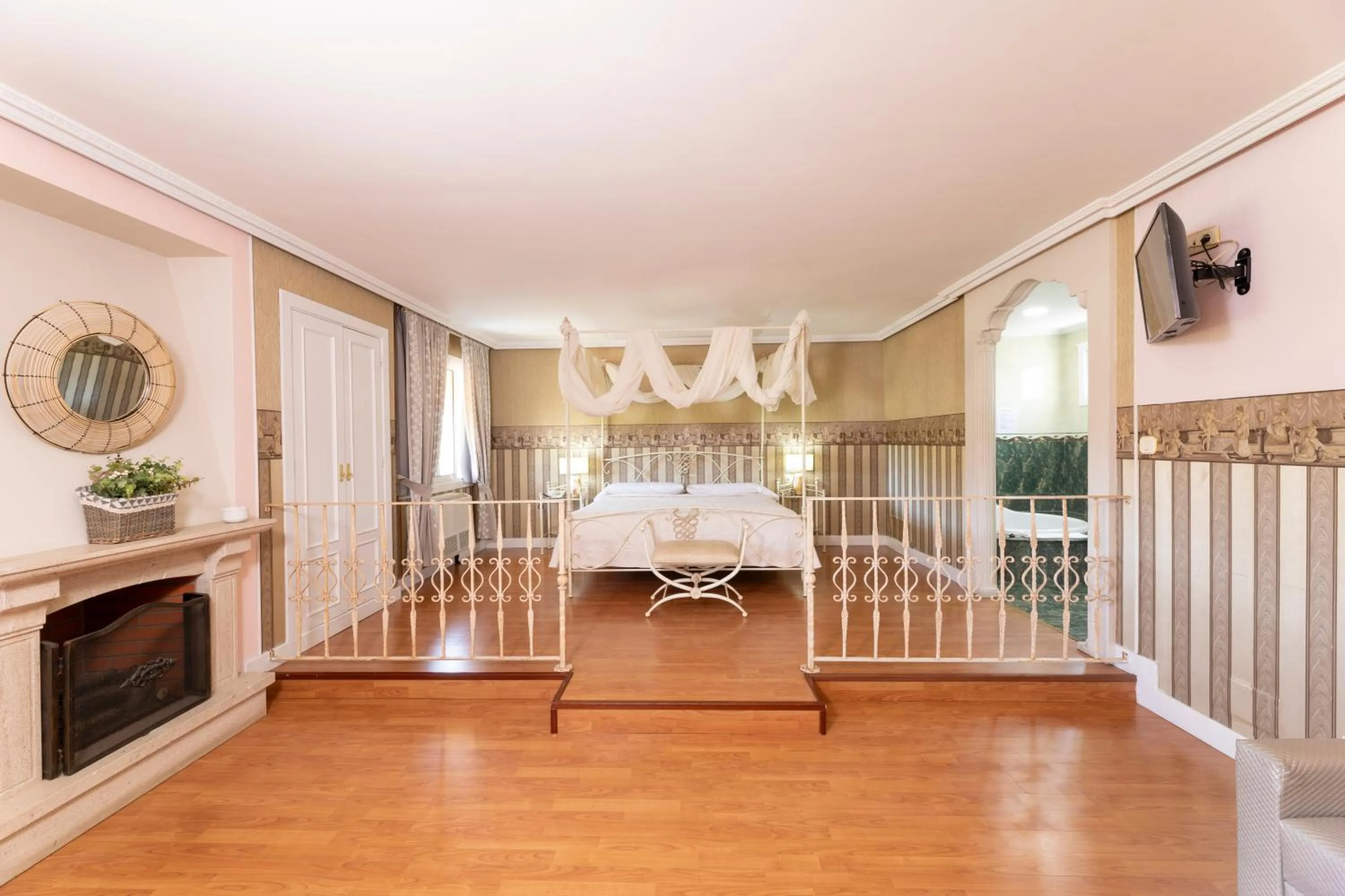 HOTEL HOLIDAY camino de Santiago por la costa