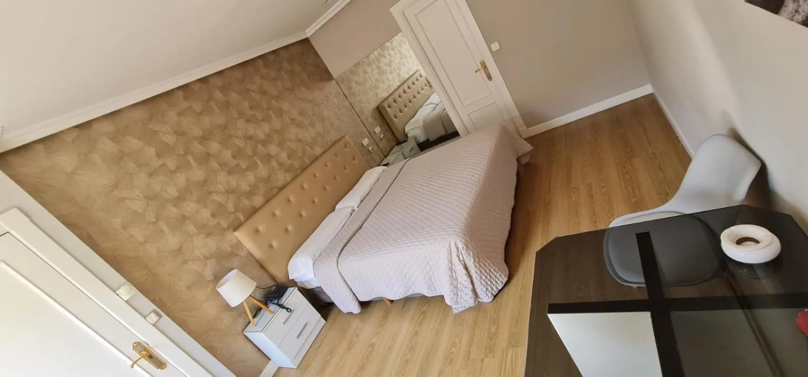 Bed in HOTEL HOLIDAY camino de Santiago por la costa