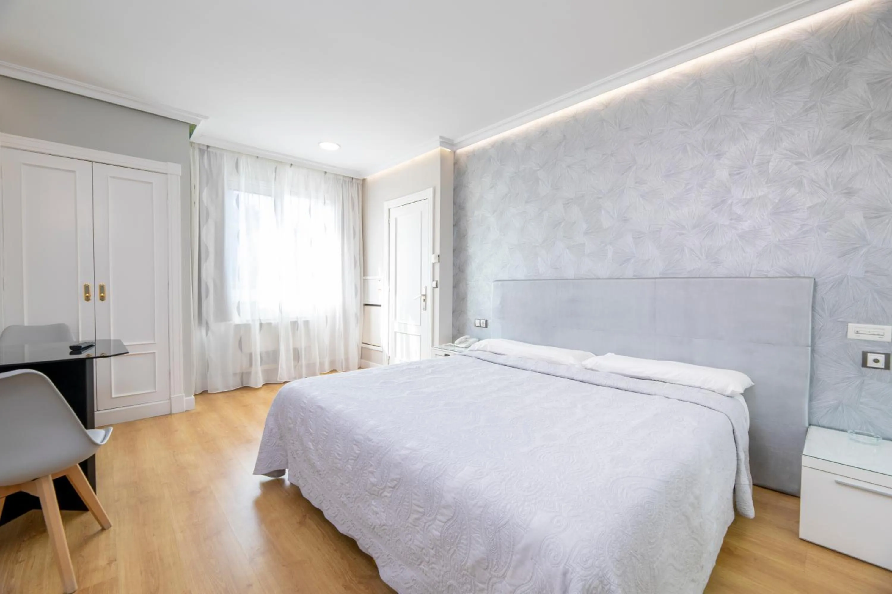 Bed in HOTEL HOLIDAY camino de Santiago por la costa