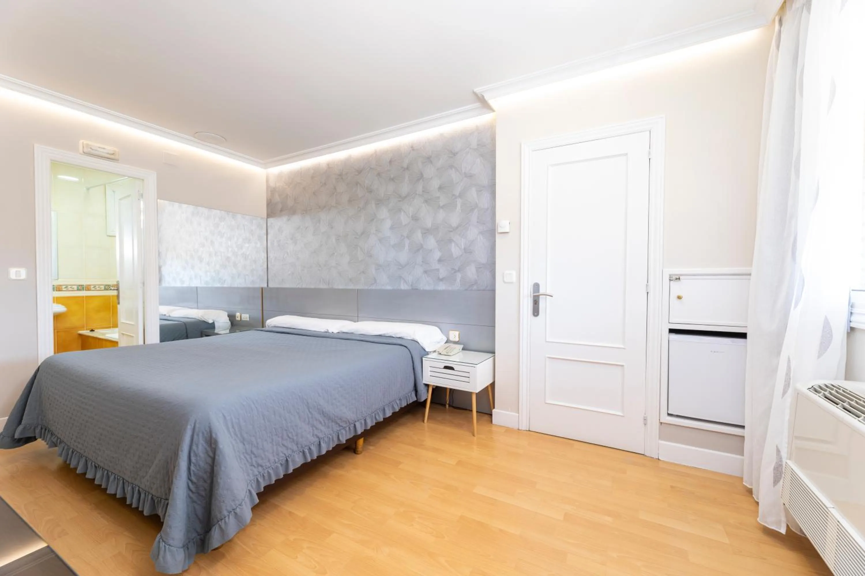 Bed in HOTEL HOLIDAY camino de Santiago por la costa