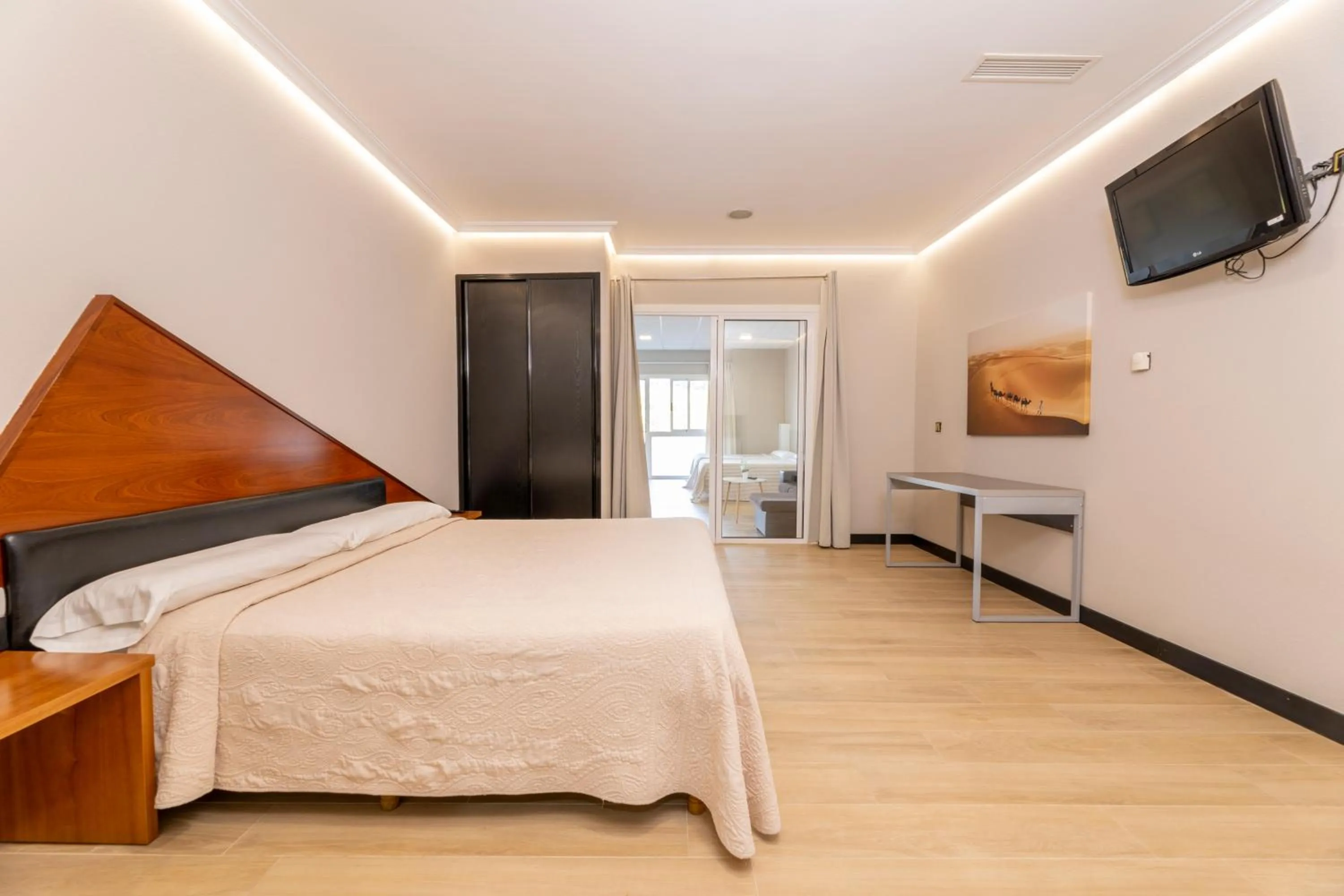 Bed in HOTEL HOLIDAY camino de Santiago por la costa