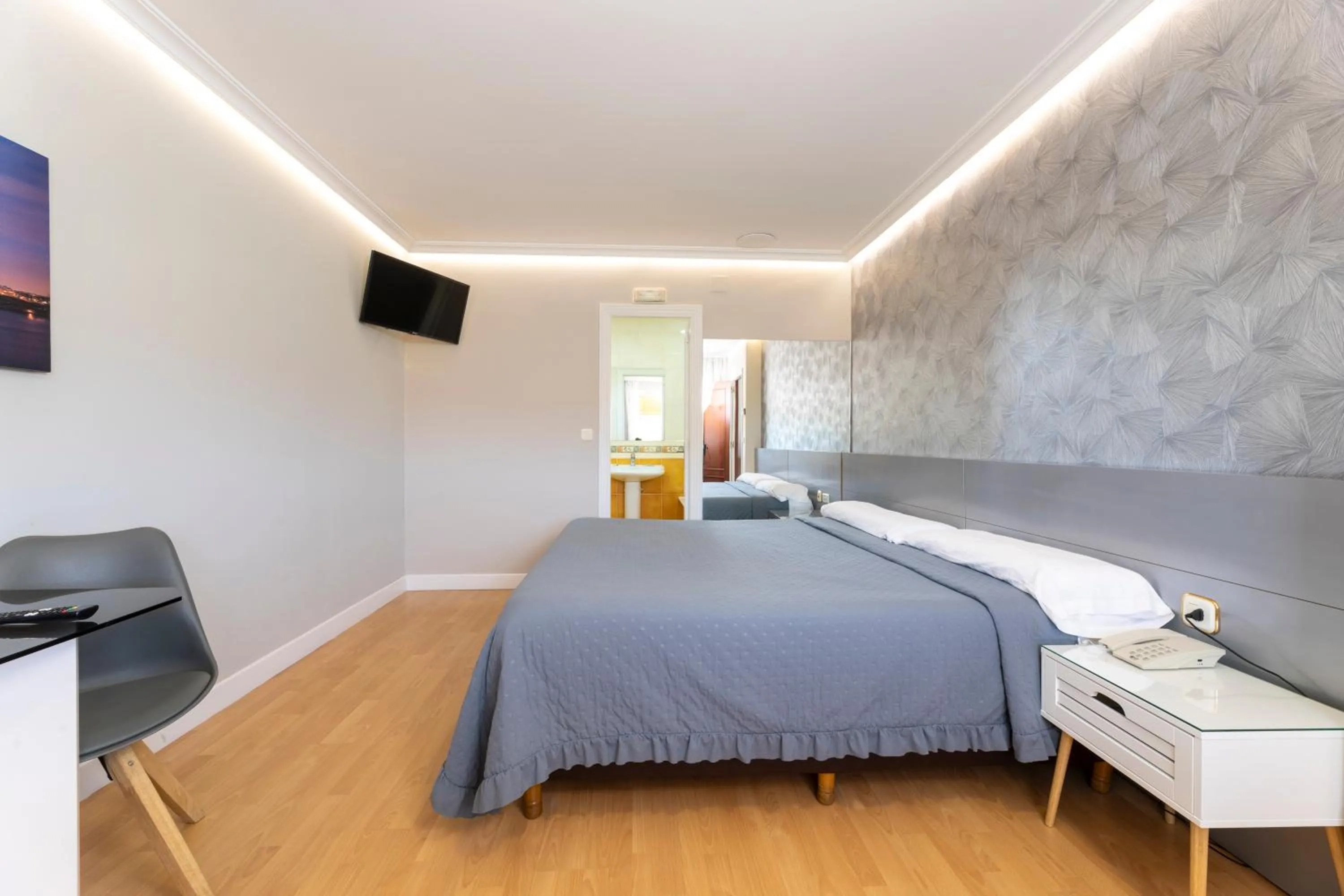 Bed in HOTEL HOLIDAY camino de Santiago por la costa