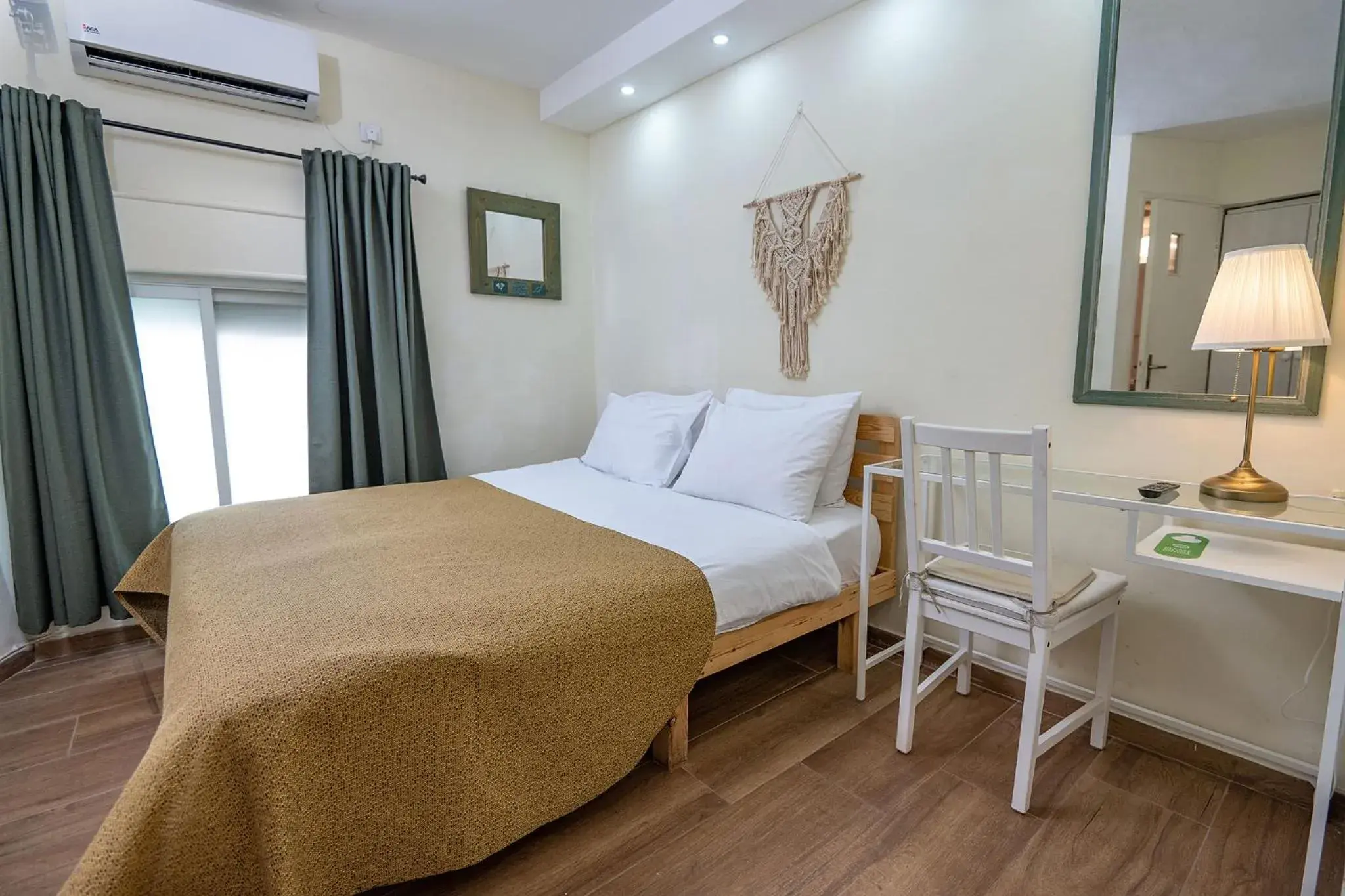 Double Room in Mike's House Jerusalem Double Room in Mike's House Jerusalem