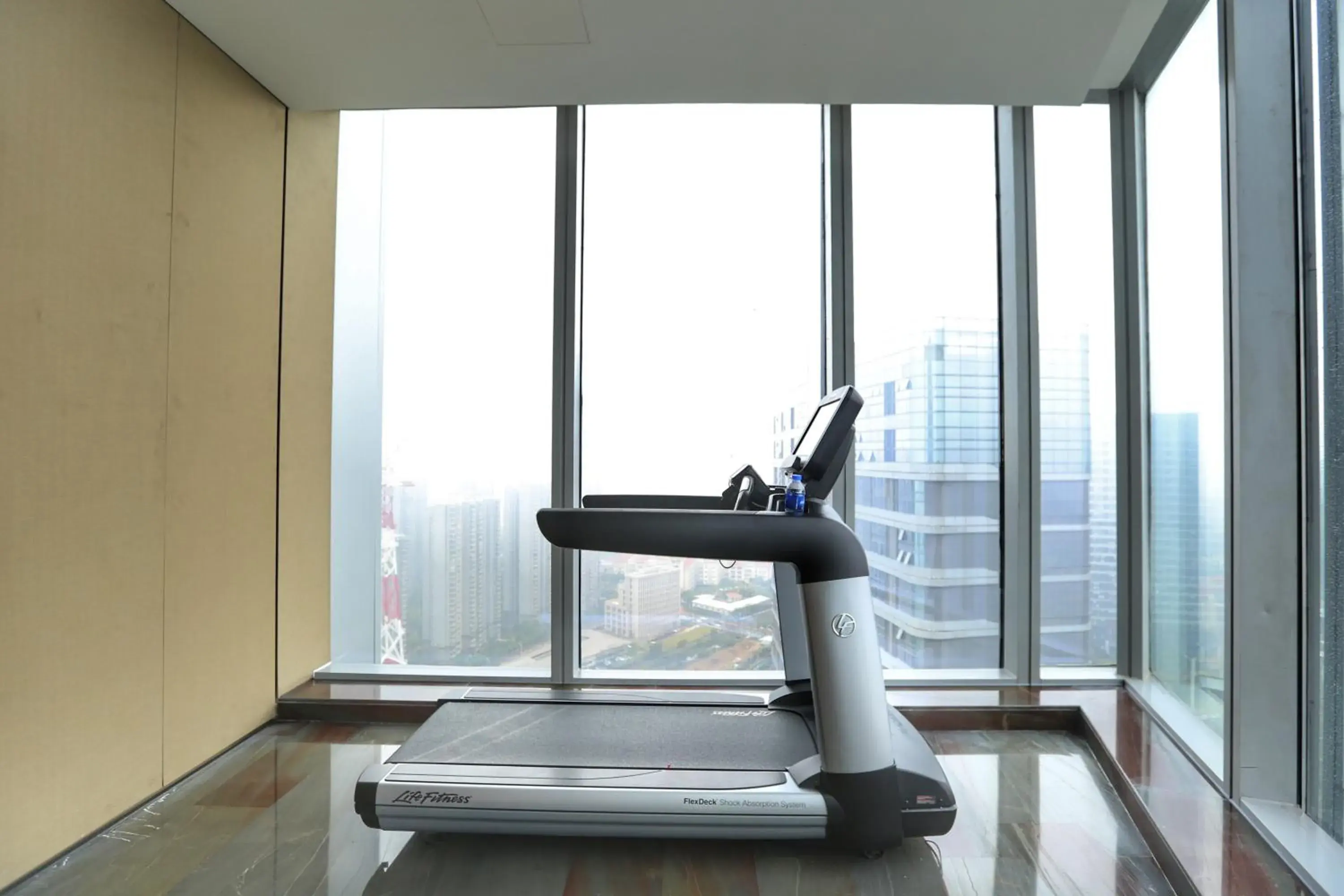 Fitness centre/facilities in HUALUXE Xiamen Haicang Habour View Fitness centre/facilities in HUALUXE Xiamen Haicang Habour View