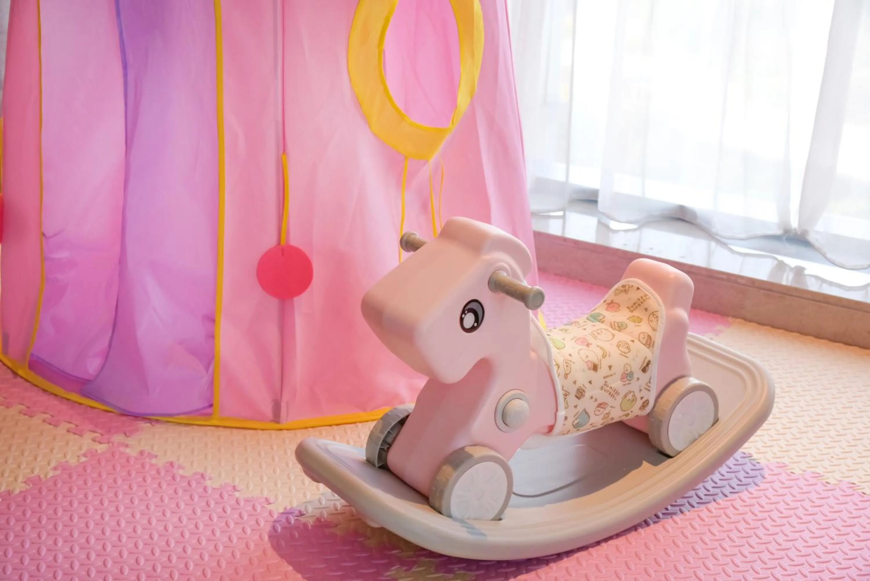 children in HUALUXE Xiamen Haicang Habour View