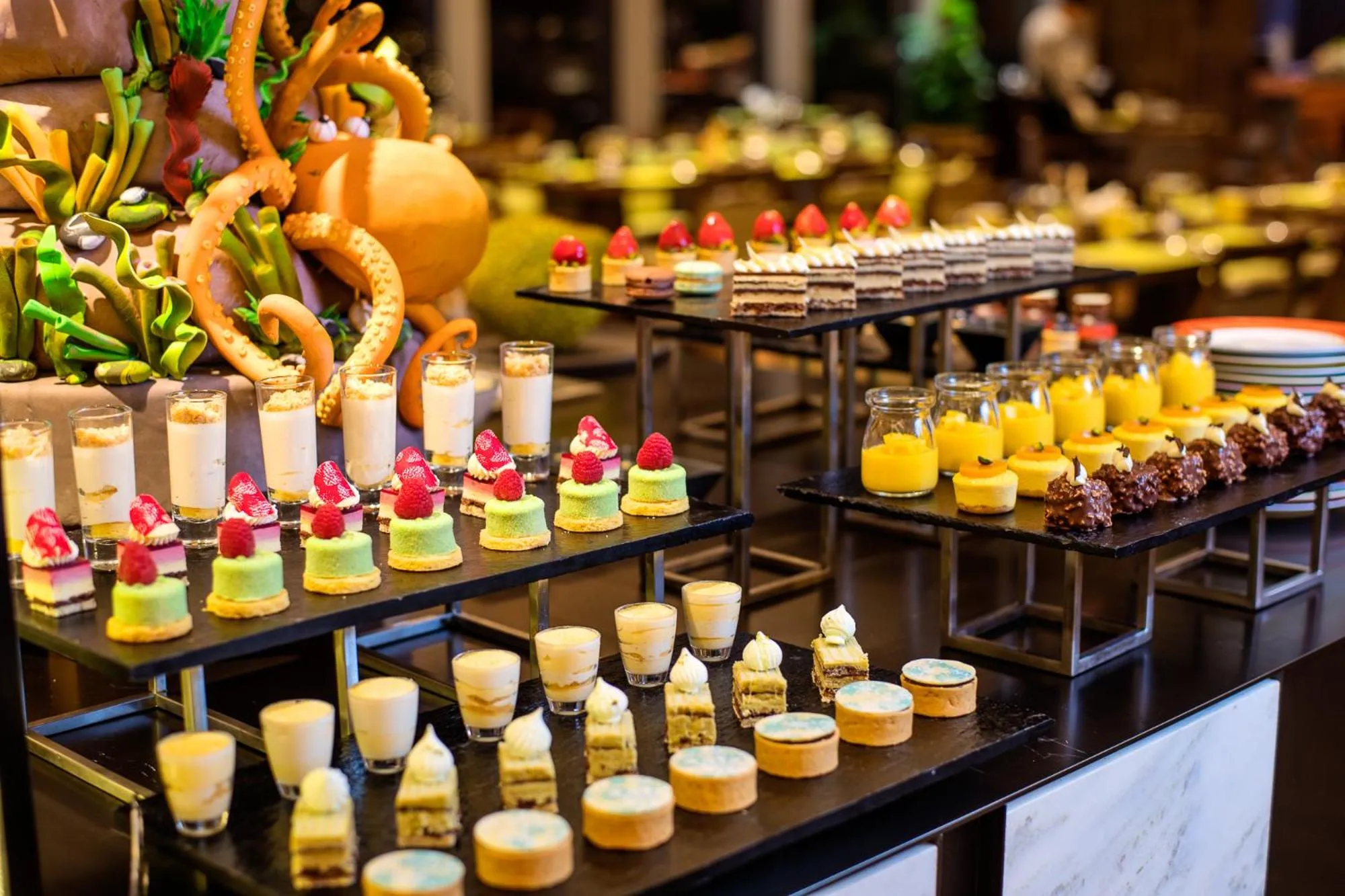 Breakfast in HUALUXE Xiamen Haicang Habour View