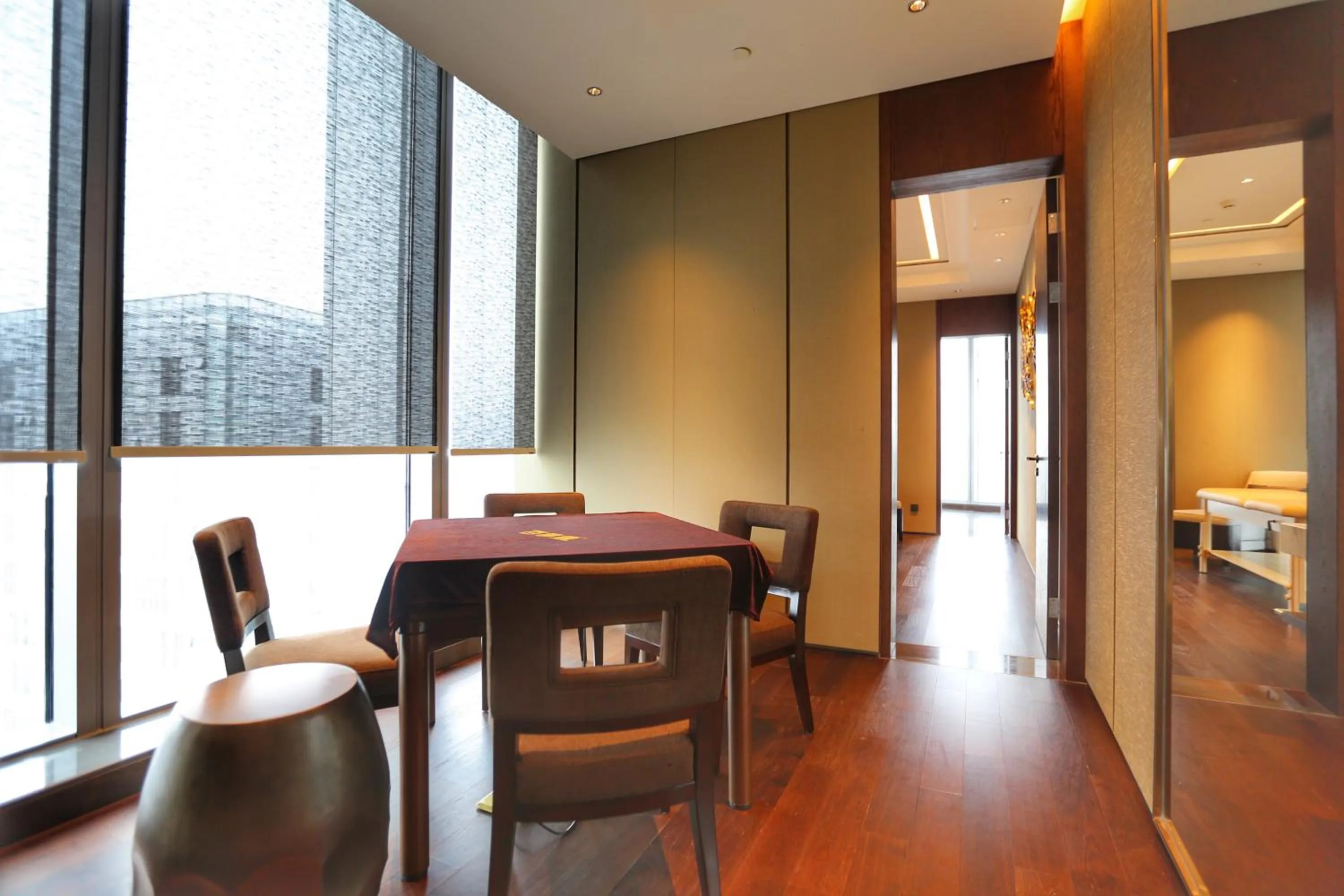 Lounge or bar in HUALUXE Xiamen Haicang Habour View