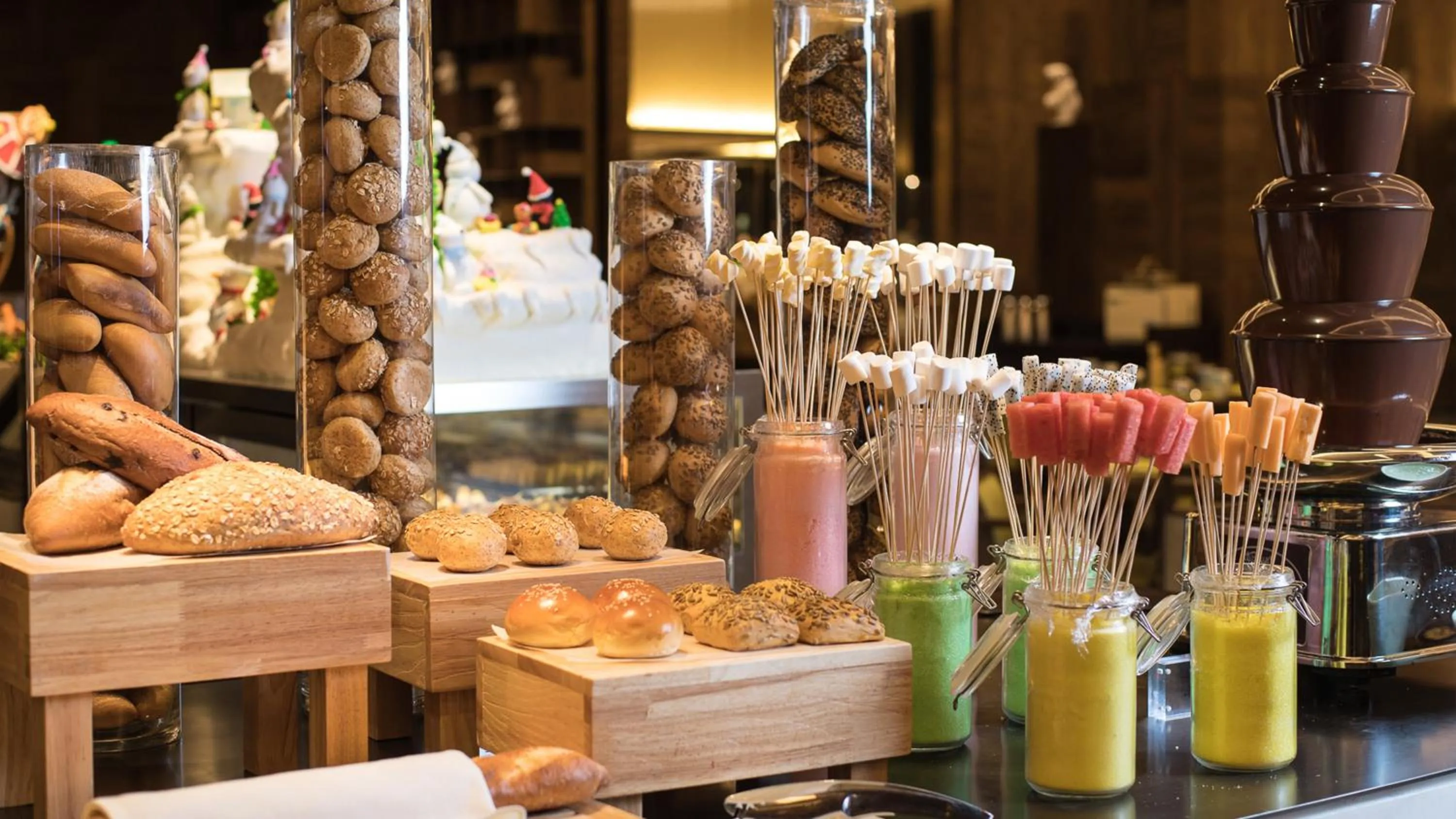 Meeting/conference room in HUALUXE Xiamen Haicang Habour View