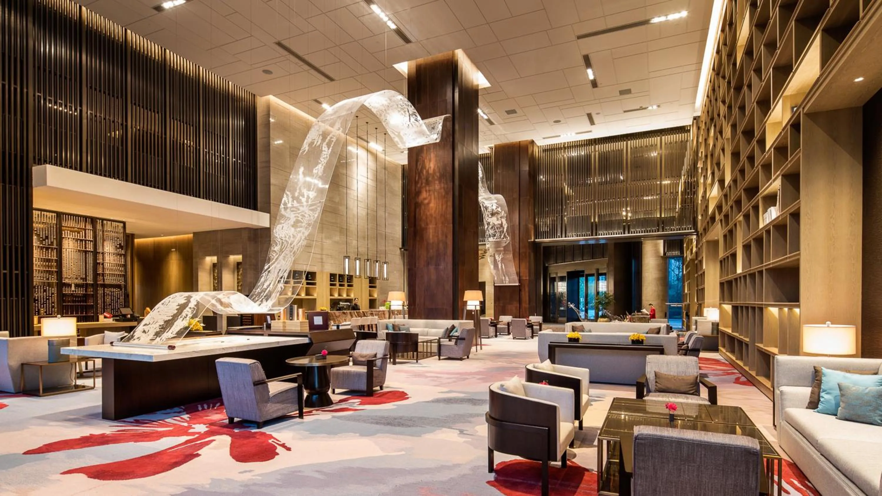 Lounge or bar in HUALUXE Xiamen Haicang Habour View