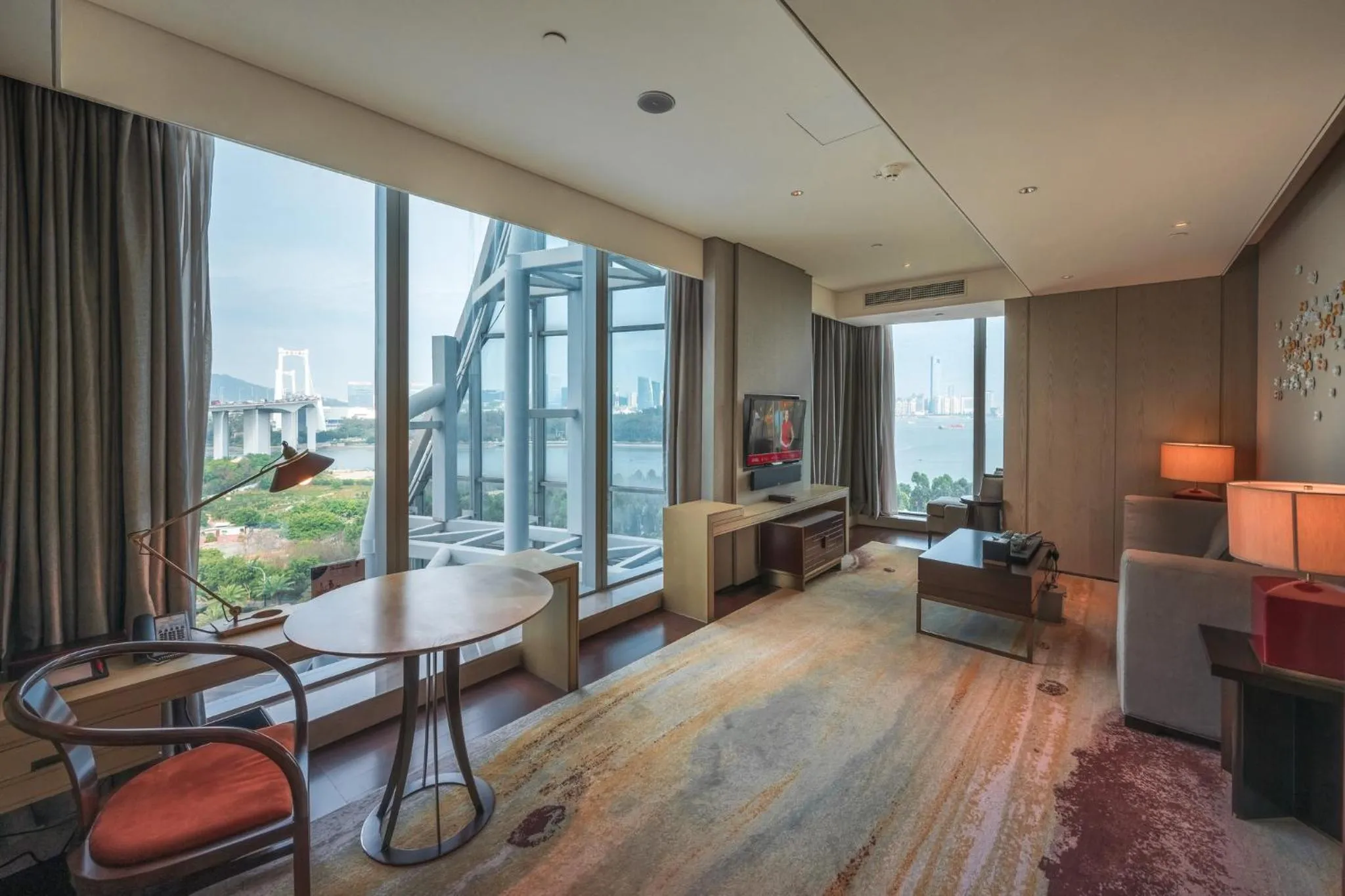 Photo of the whole room in HUALUXE Xiamen Haicang Habour View