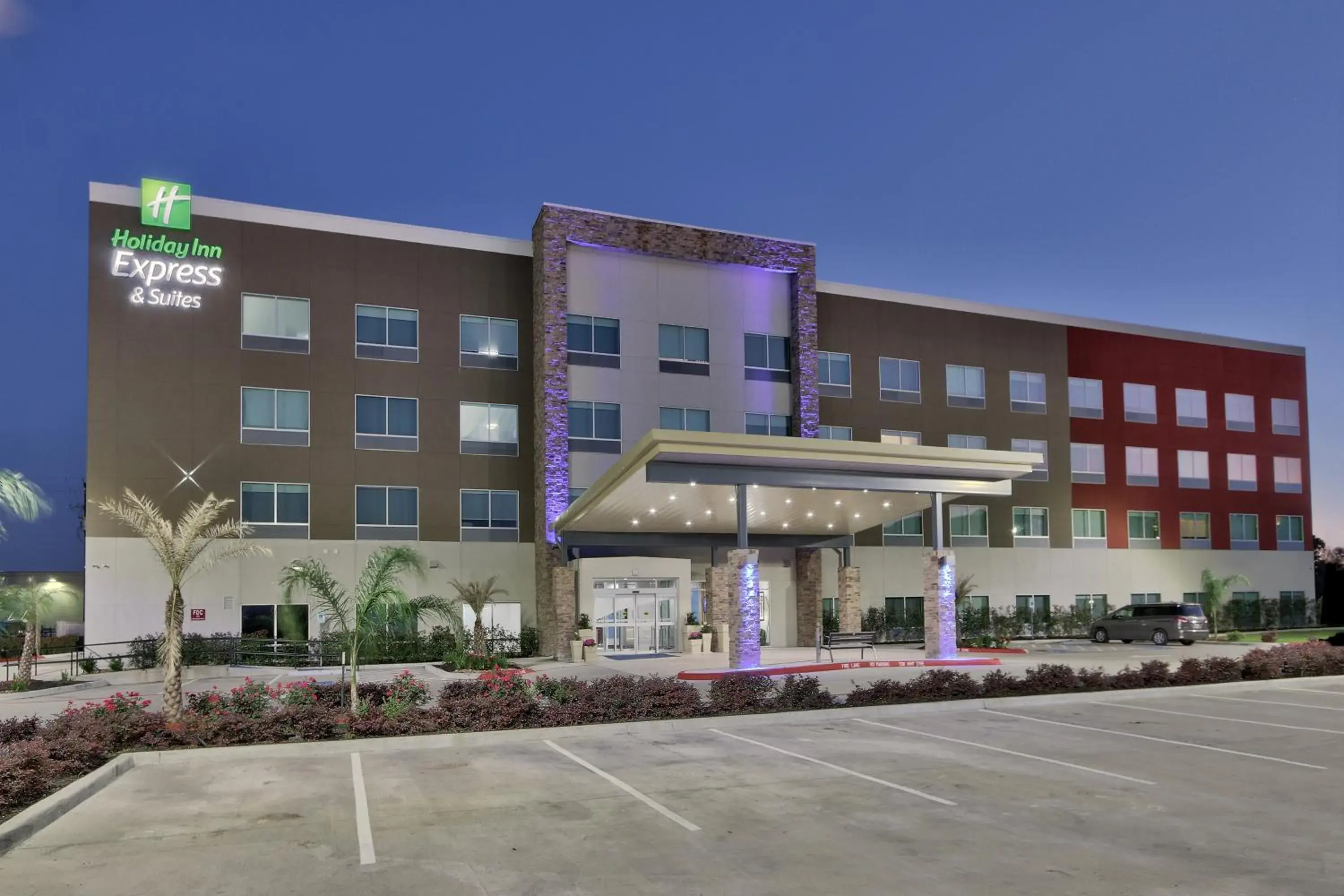 Property building in Holiday Inn Express & Suites - Houston East - Beltway 8 by IHG Property building in Holiday Inn Express & Suites - Houston East - Beltway 8 by IHG