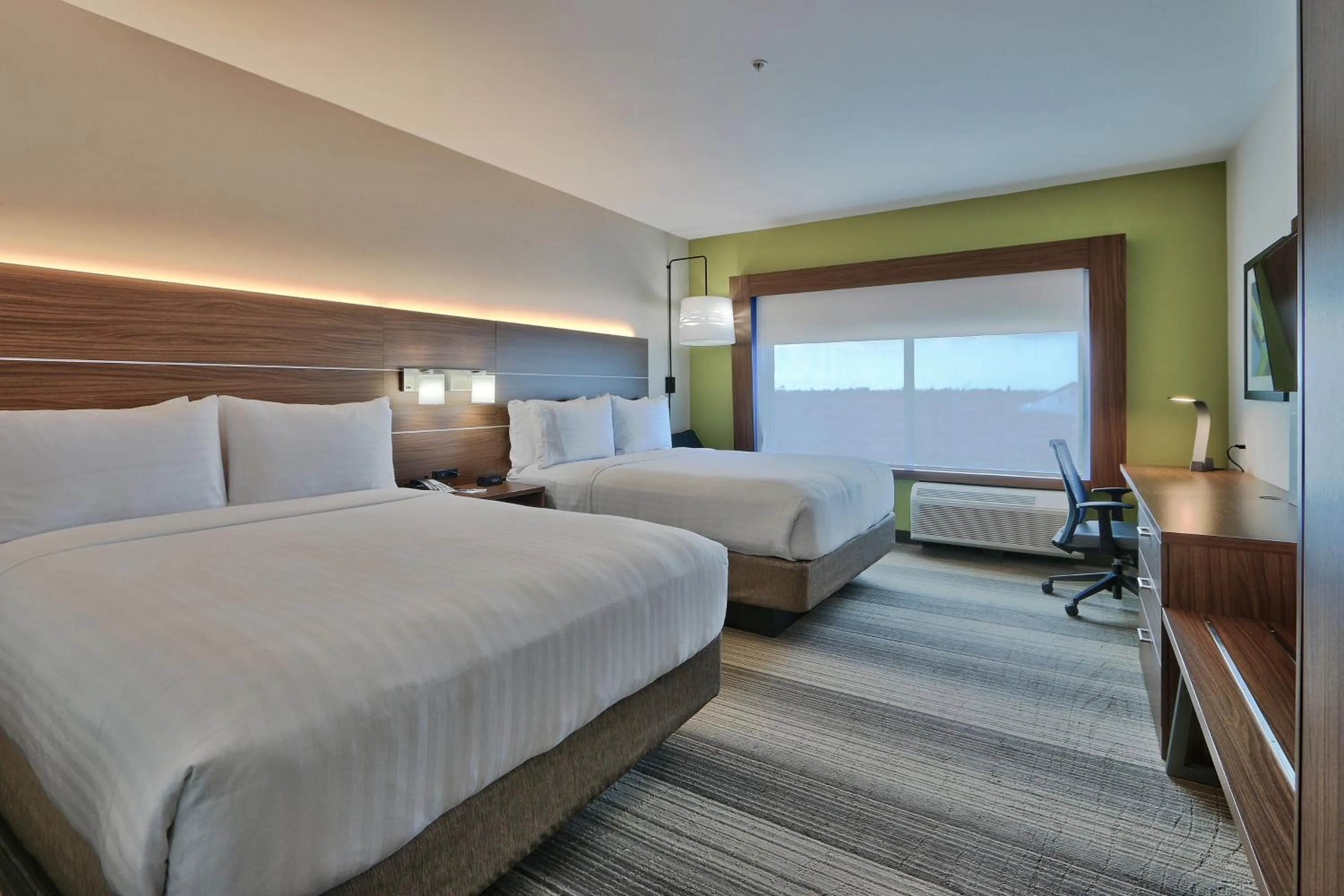 Photo of the whole room, Bed in Holiday Inn Express & Suites - Houston East - Beltway 8 by IHG