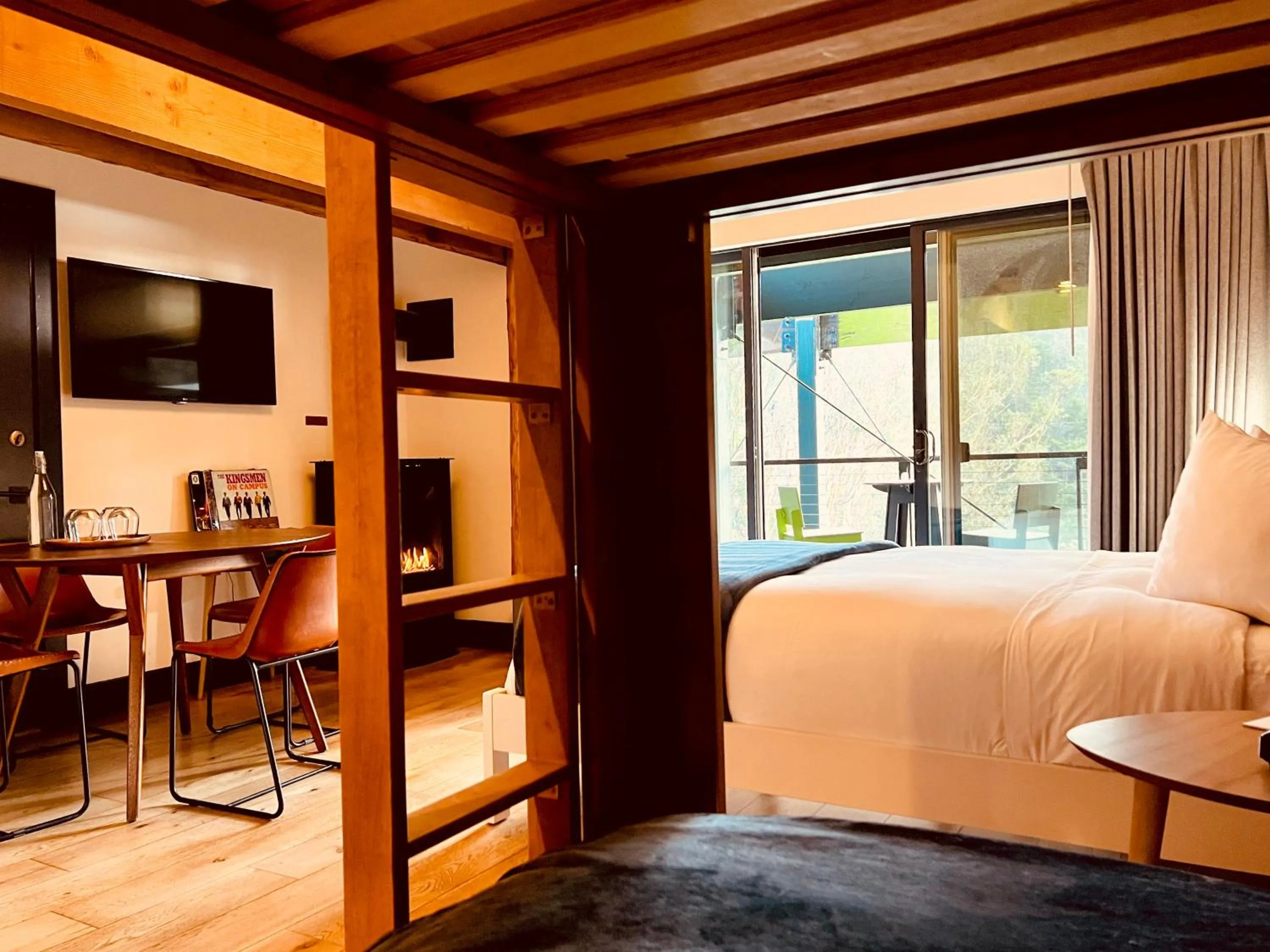 Bed in Timber Cove Resort