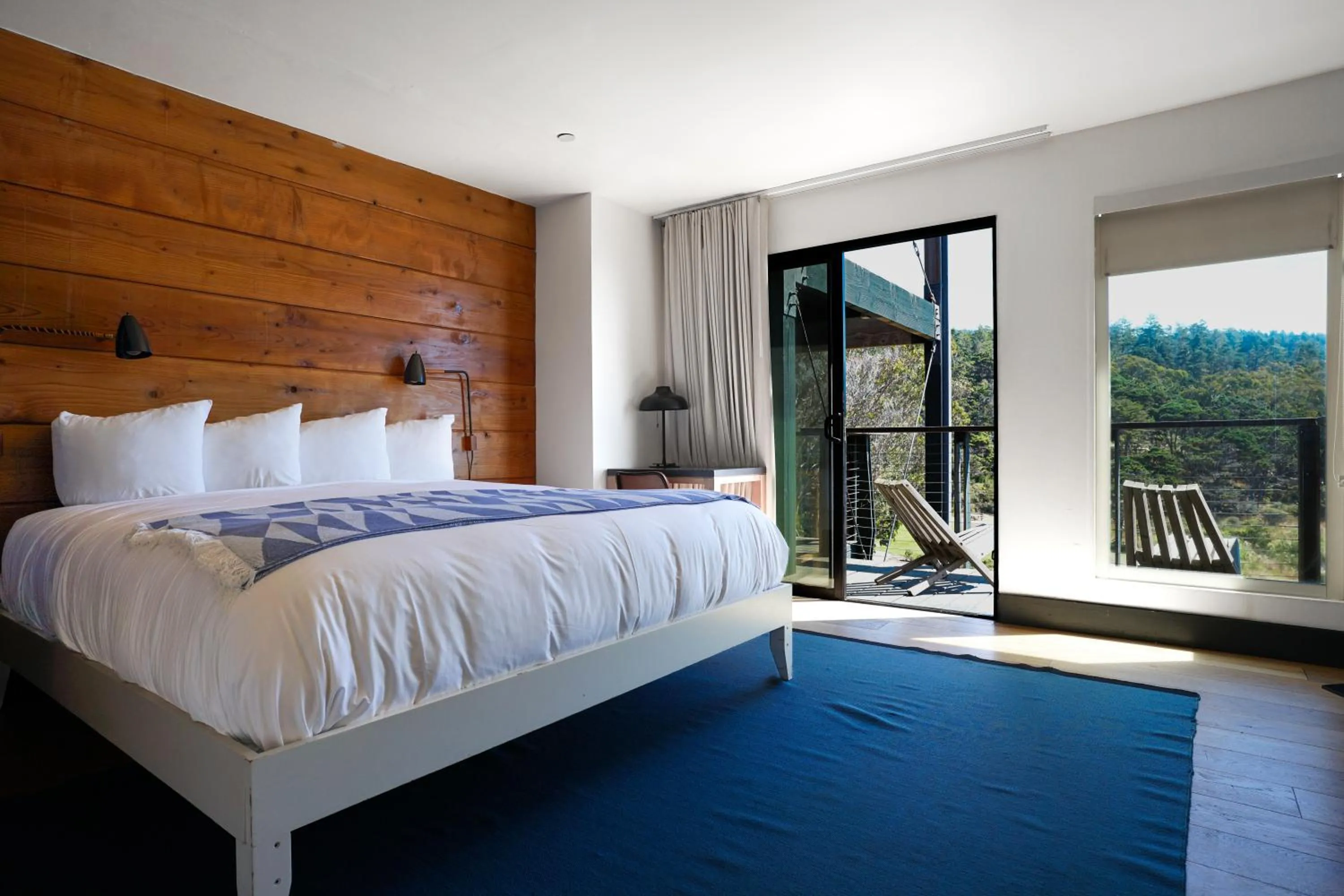 View (from property/room), Bed in Timber Cove Resort