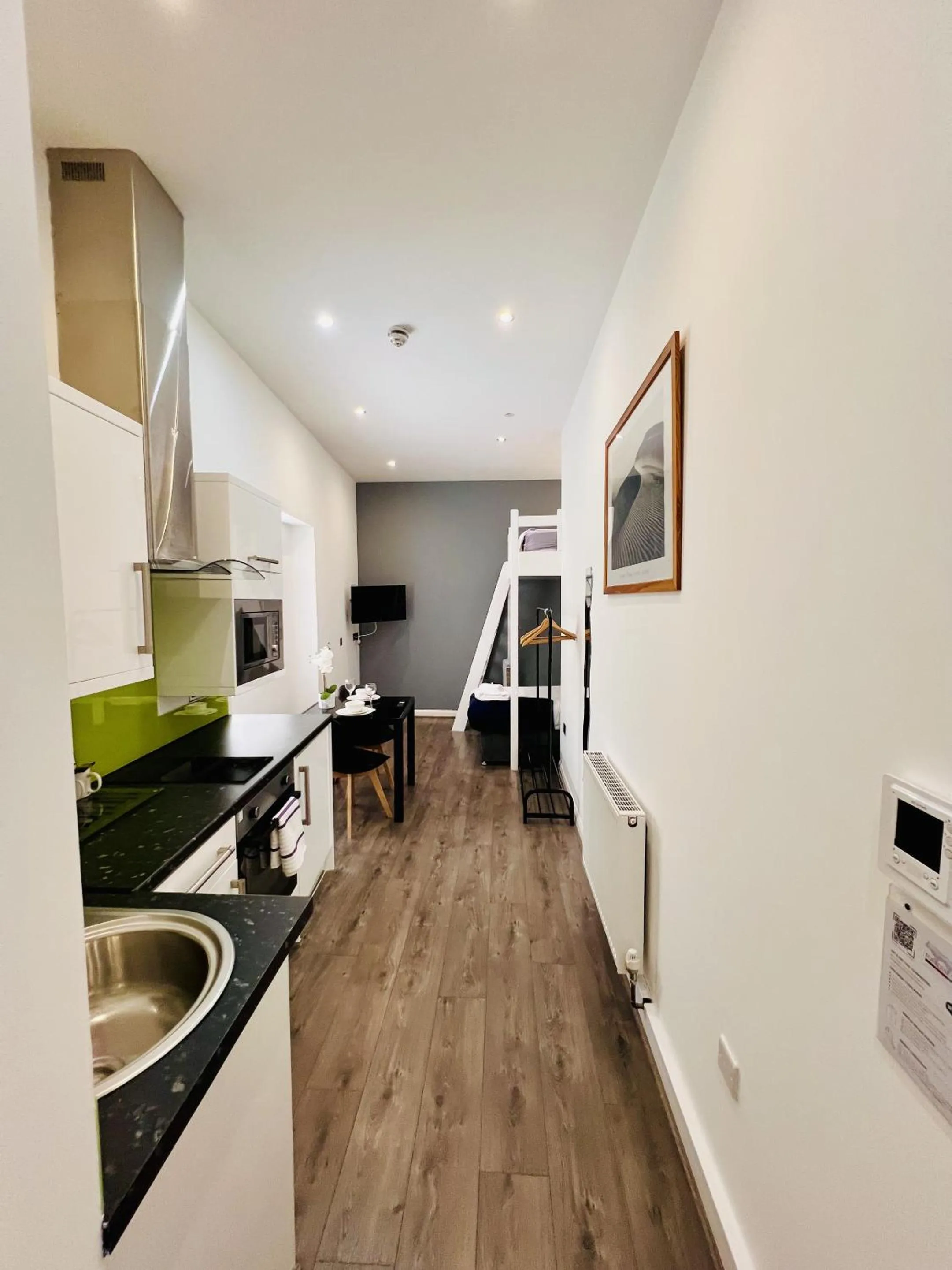 Bedroom in Fox House Studios, City centre Aparthotel