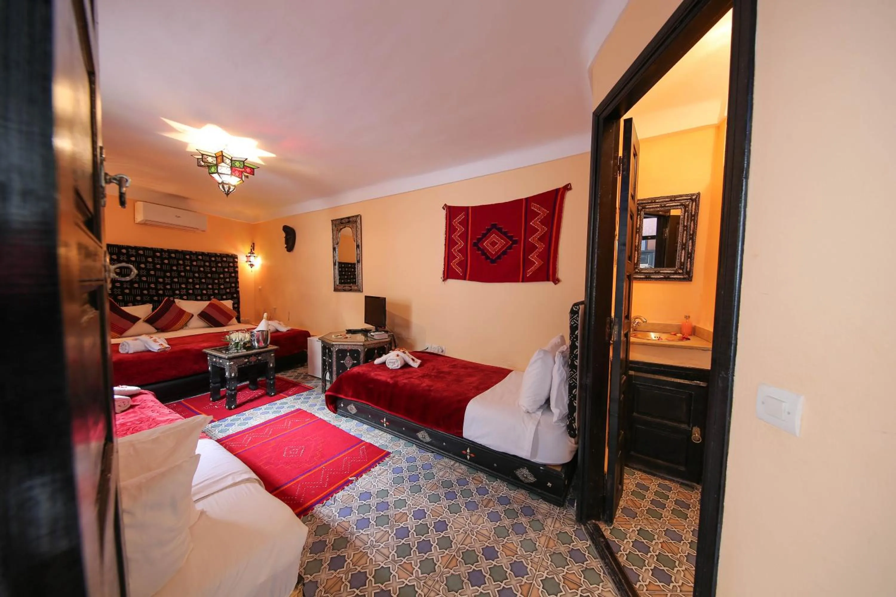 Bedroom, Bed in Riad Africa - Marrakech Medina Maison d'Hote