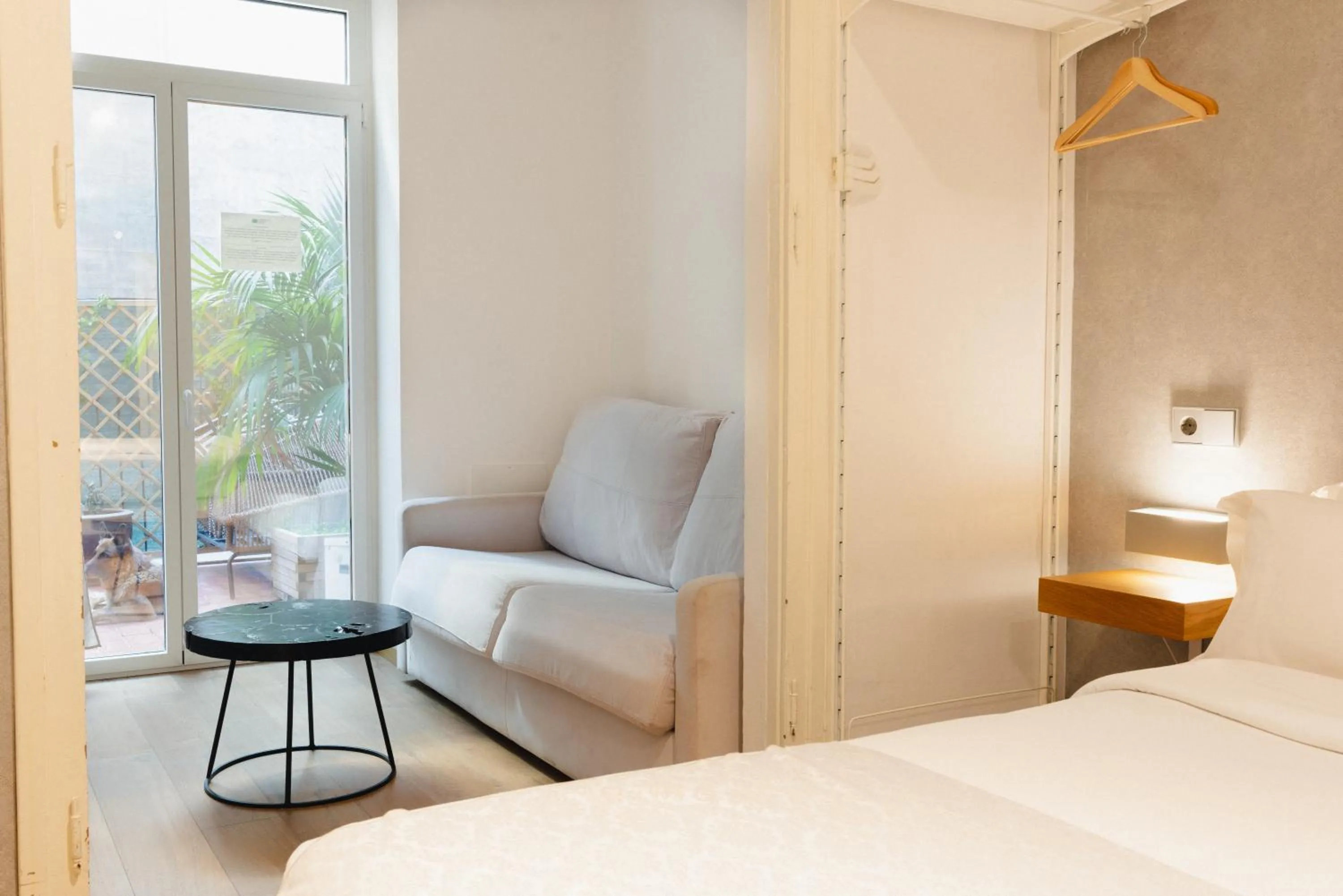 Patio, Bed in Cosmopolitan Boutique Rambla