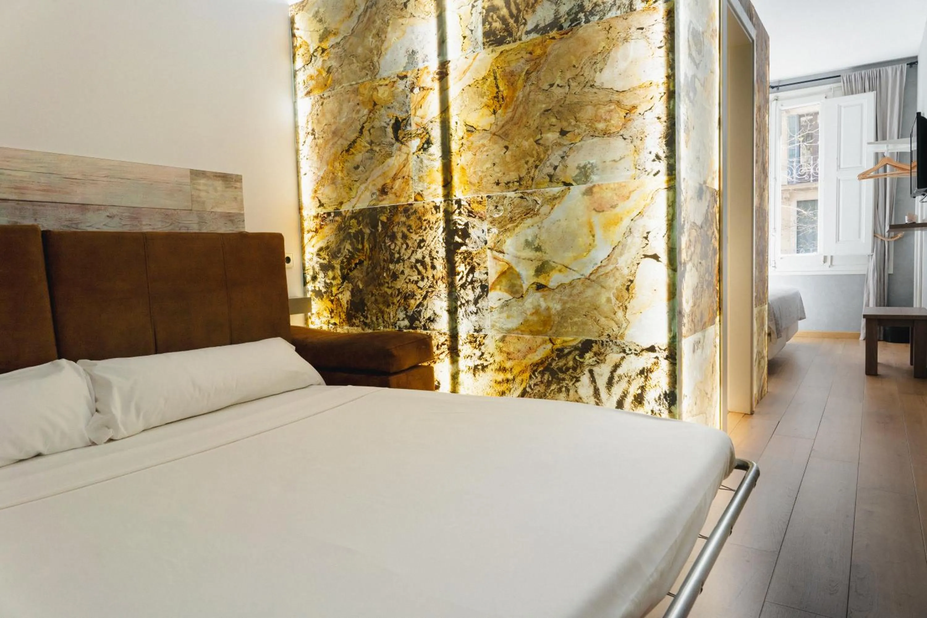 Photo of the whole room, Bed in Cosmopolitan Boutique Rambla