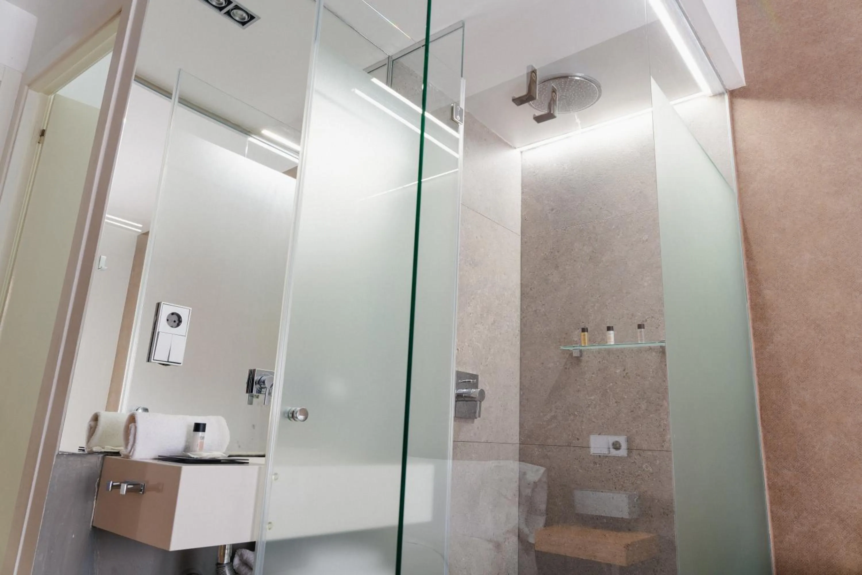 Bathroom in Cosmopolitan Boutique Rambla