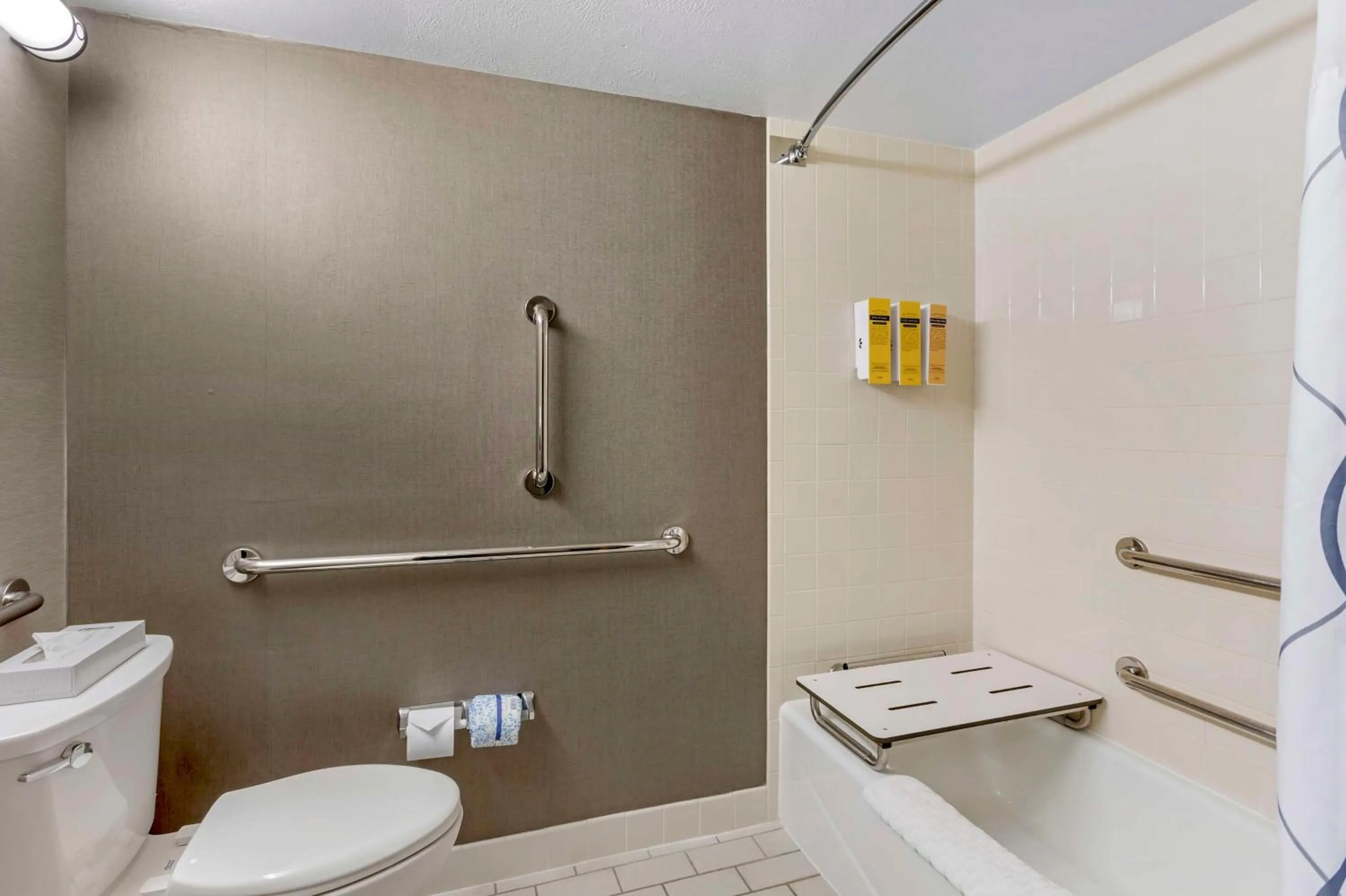 Bathroom in Best Western Plus Landmark Inn