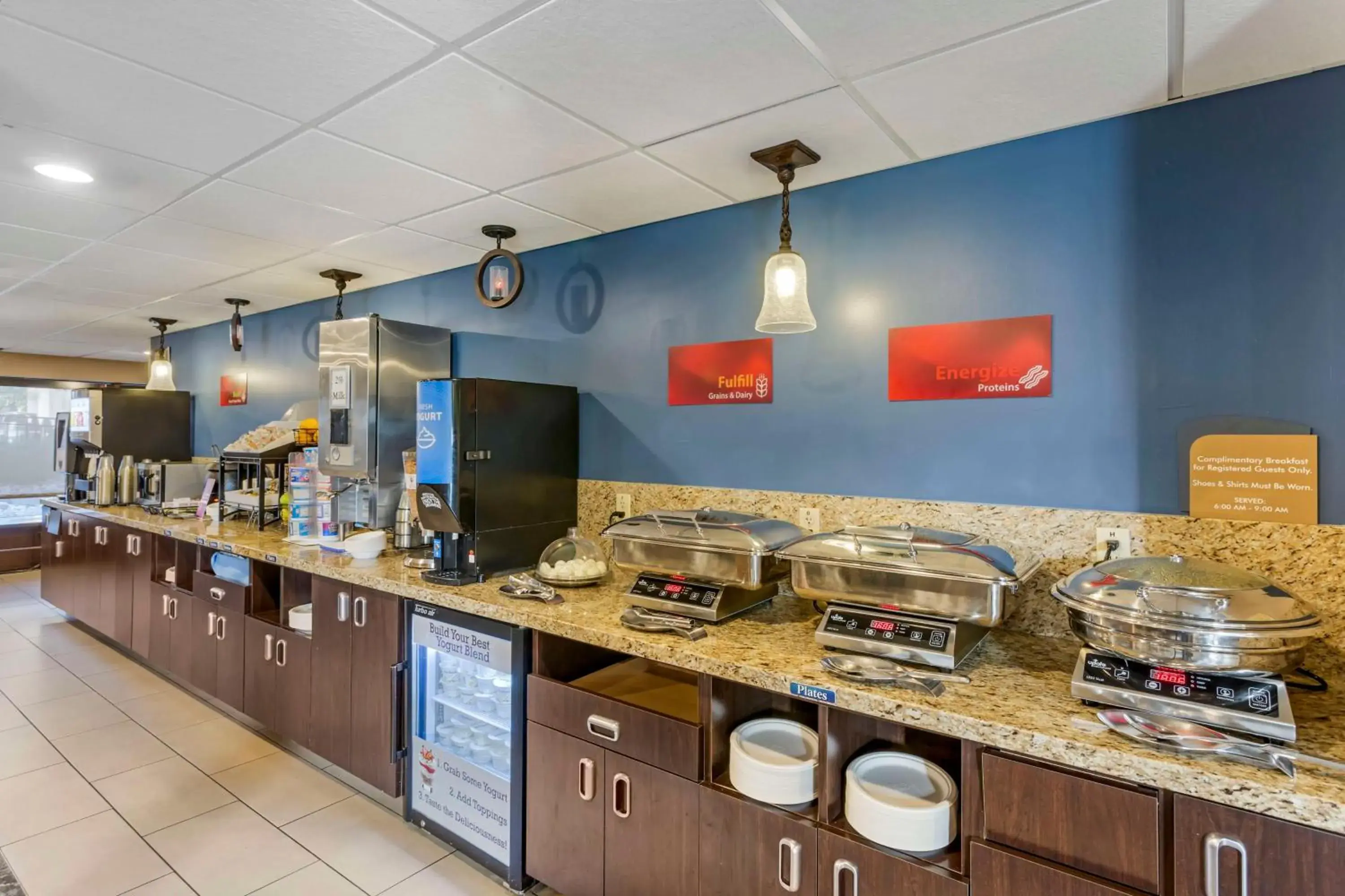 Breakfast in Best Western Plus Landmark Inn Breakfast in Best Western Plus Landmark Inn