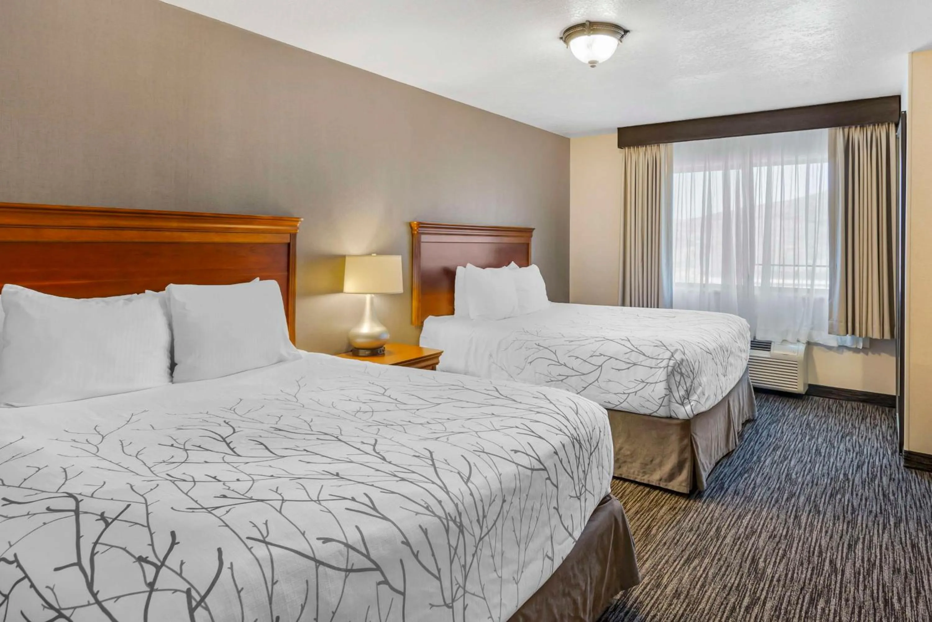 Bedroom, Bed in Best Western Plus Landmark Inn