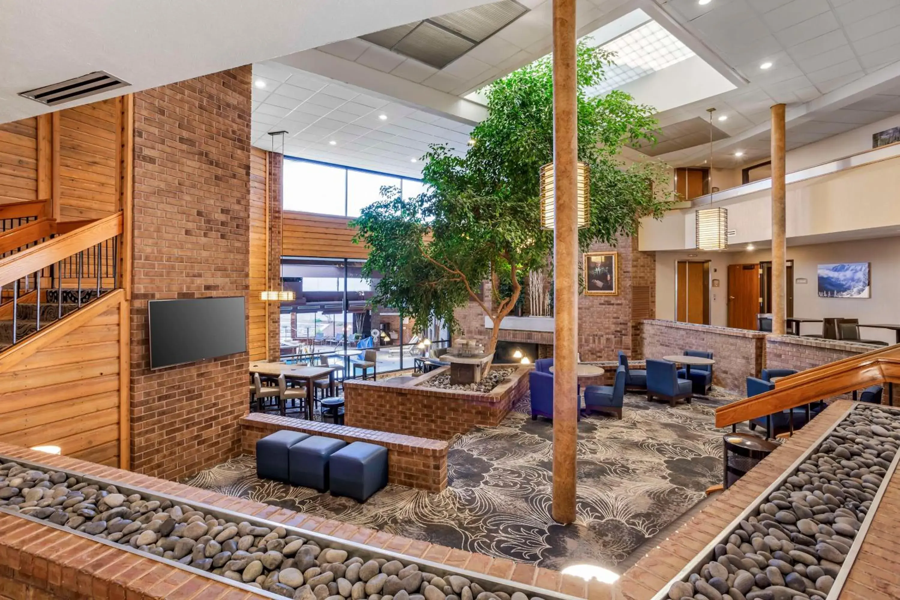 Lobby or reception in Best Western Plus Landmark Inn Lobby or reception in Best Western Plus Landmark Inn