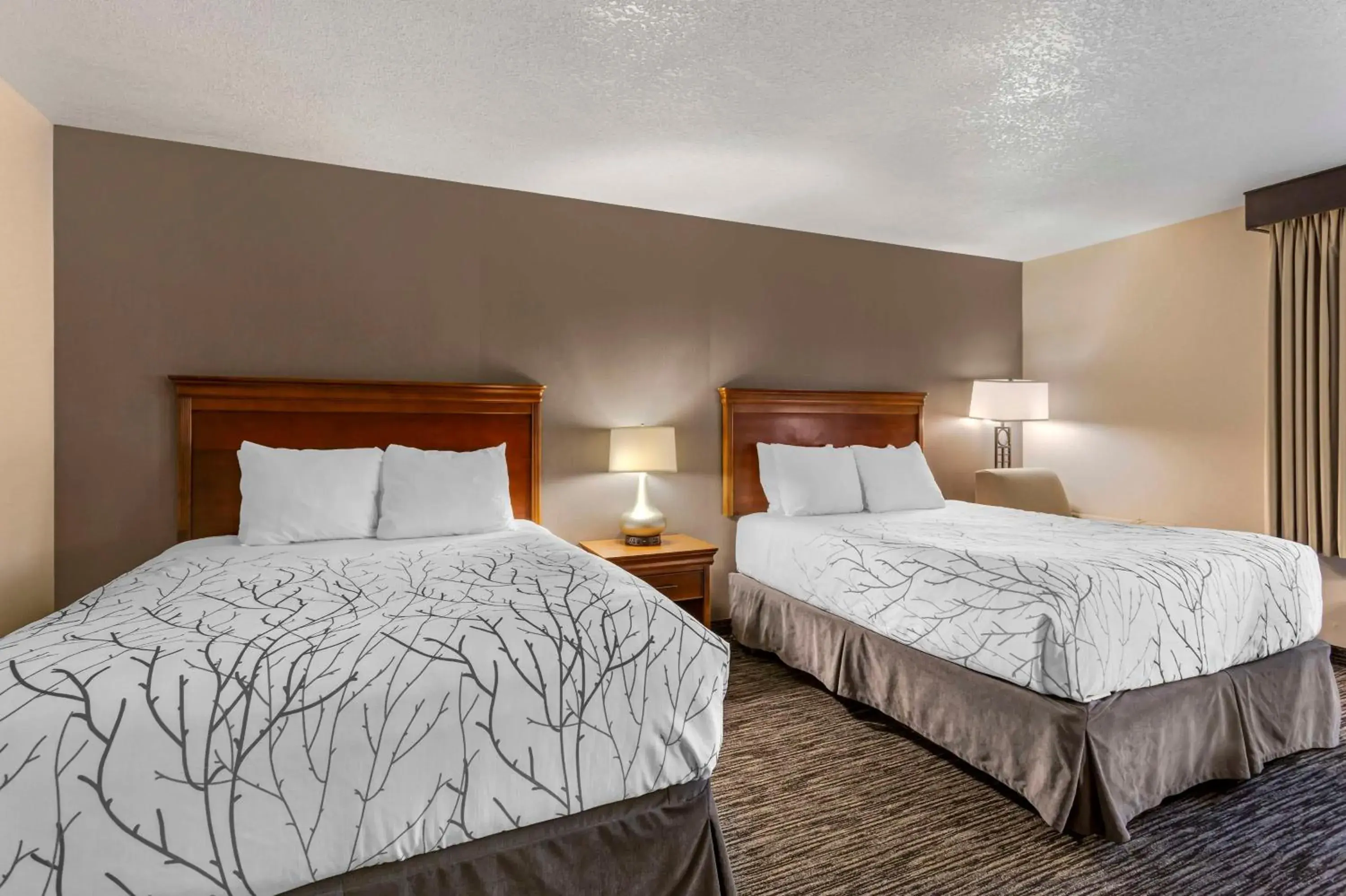 Bedroom, Bed in Best Western Plus Landmark Inn Bedroom, Bed in Best Western Plus Landmark Inn