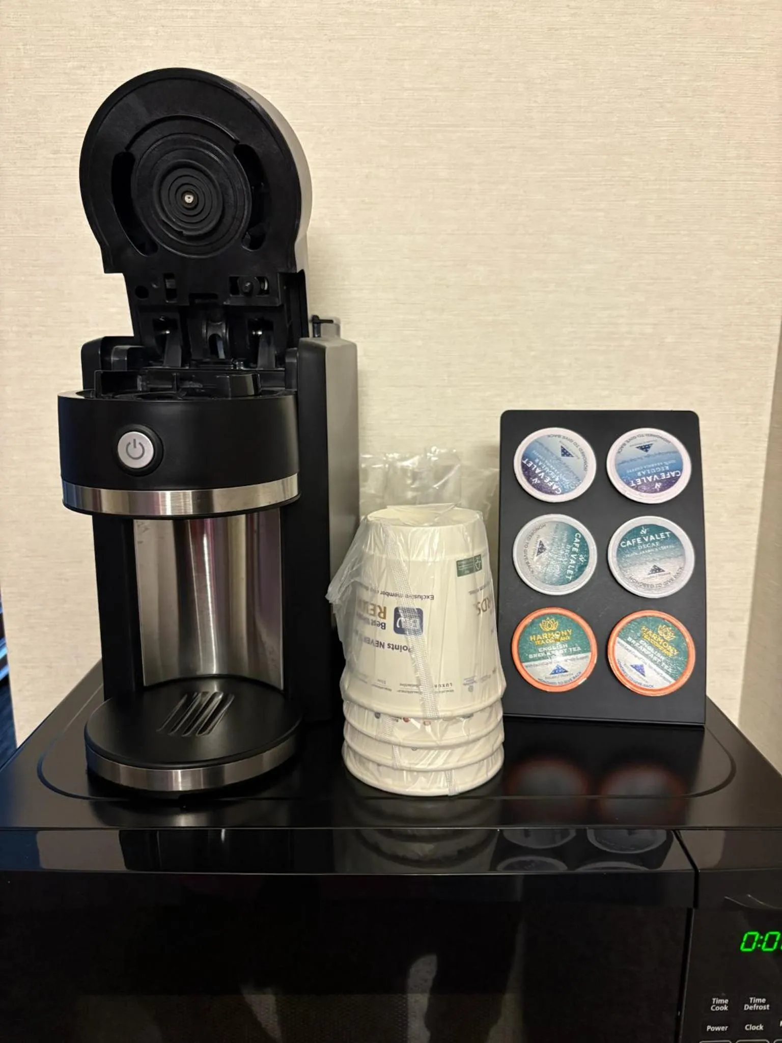 Coffee/tea facilities in Best Western Plus Landmark Inn