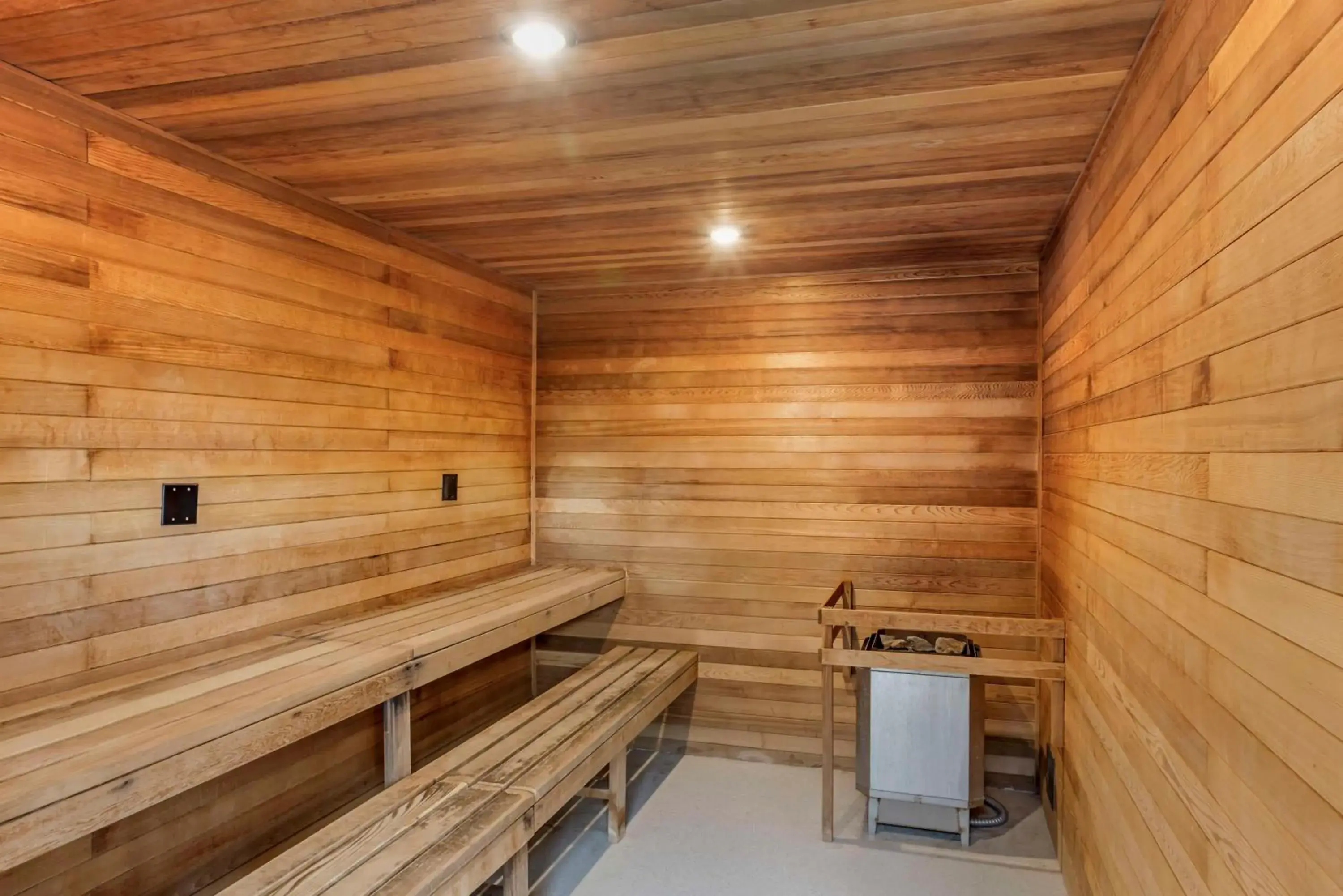 Property building in Best Western Plus Landmark Inn Property building in Best Western Plus Landmark Inn