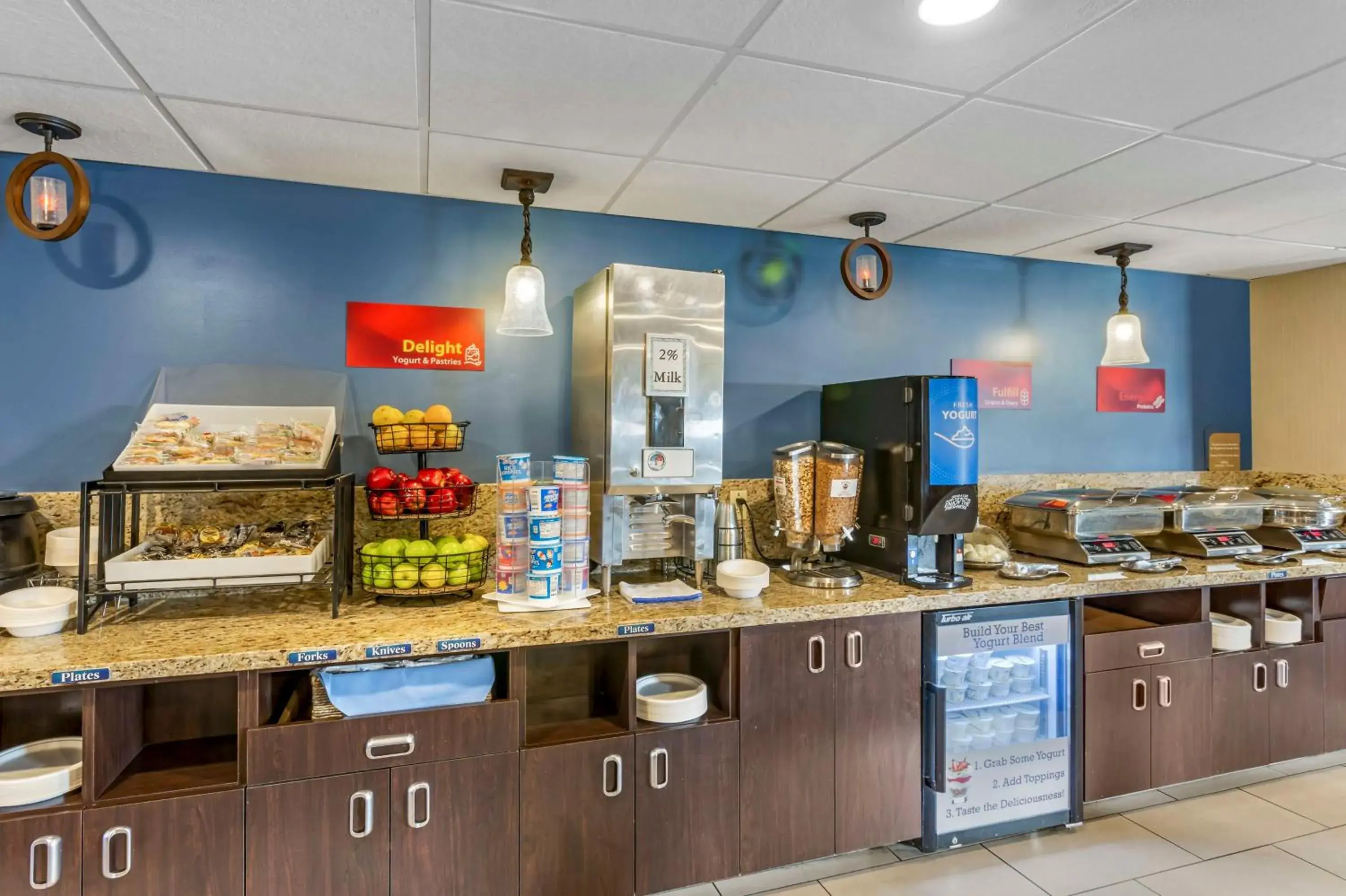 Breakfast in Best Western Plus Landmark Inn Breakfast in Best Western Plus Landmark Inn