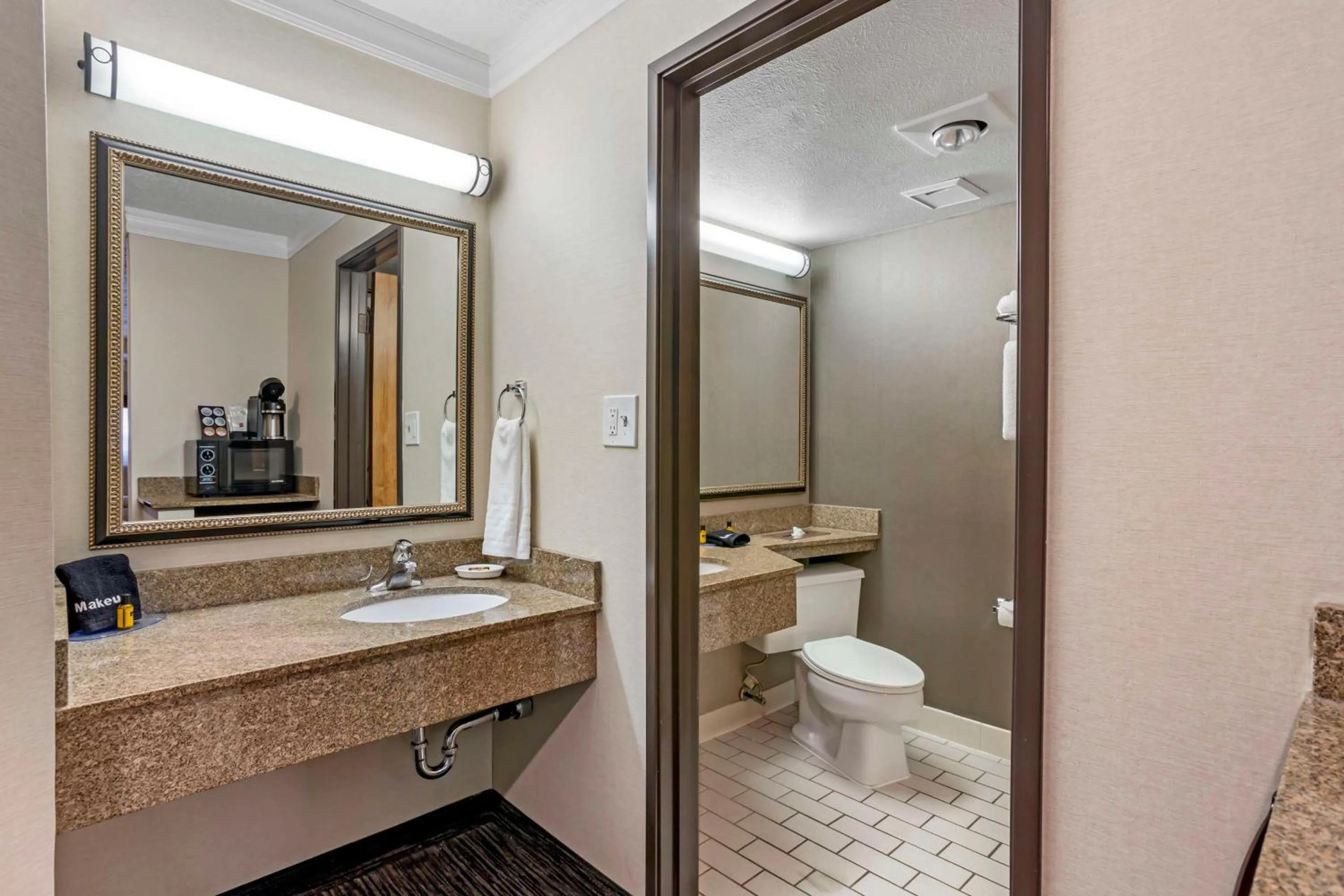 Bathroom in Best Western Plus Landmark Inn