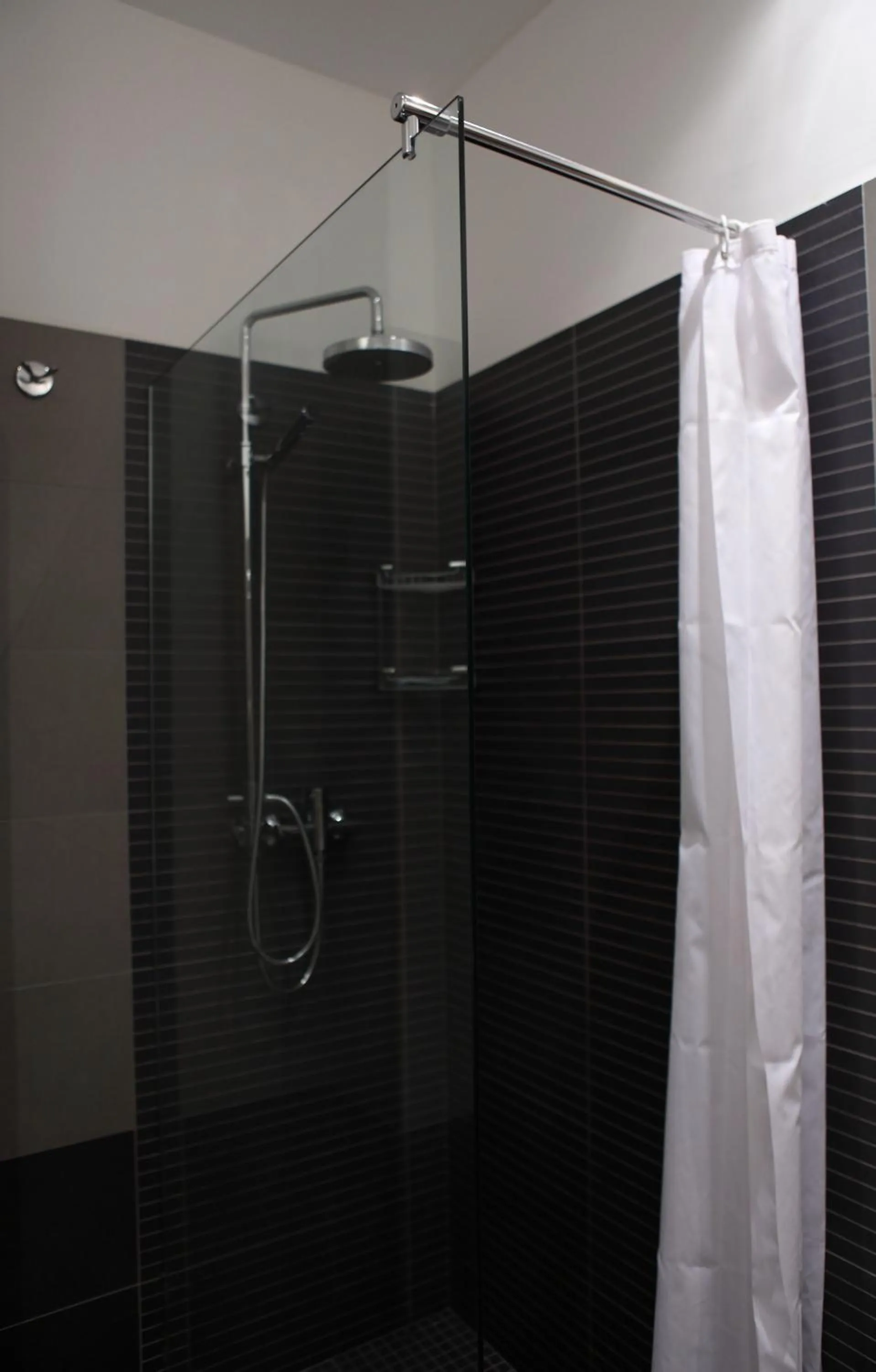 Shower in Palazzo Dei Corsari