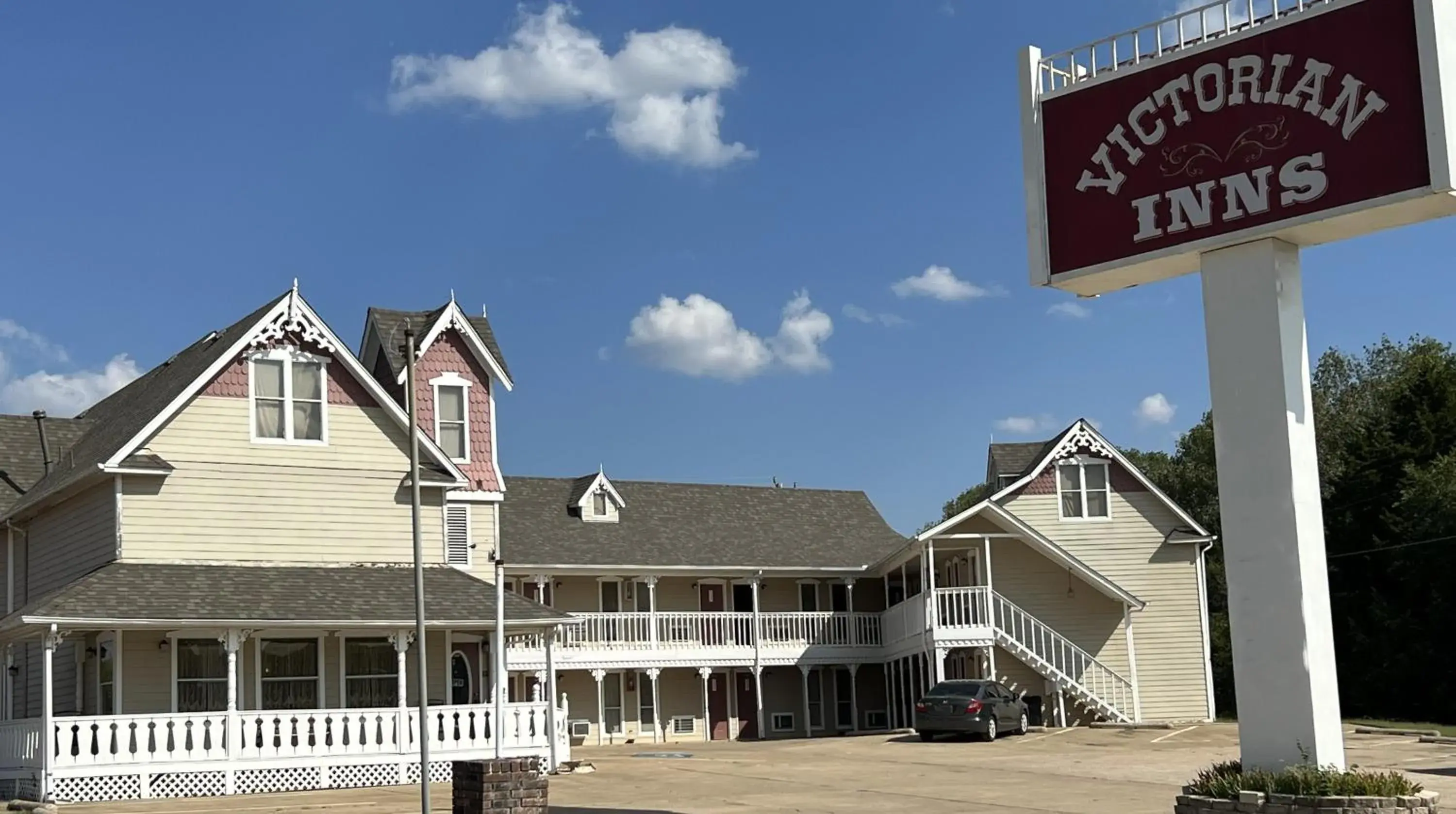 Victorian Inn Victorian Inn