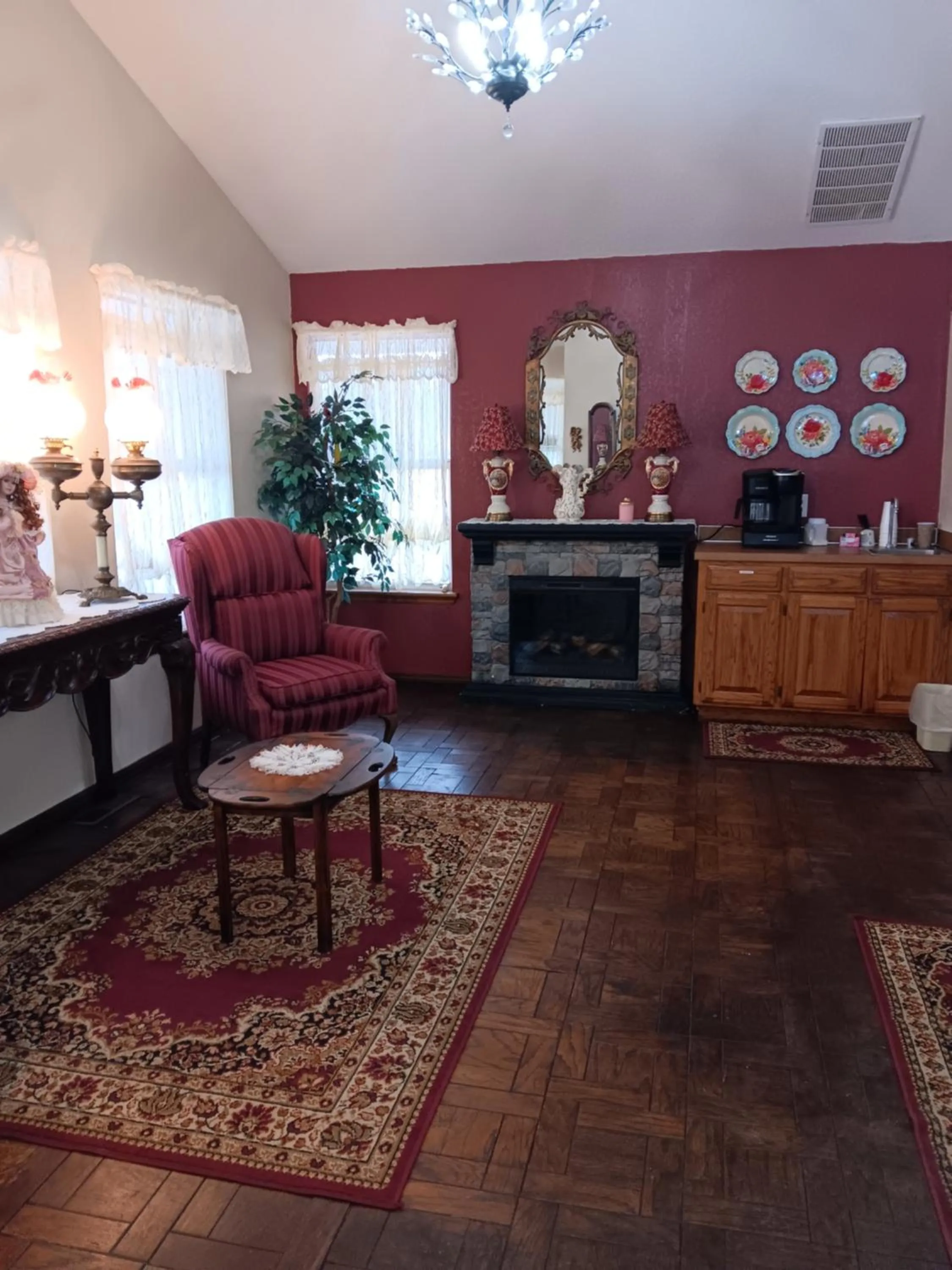 Lobby or reception in Victorian Inn