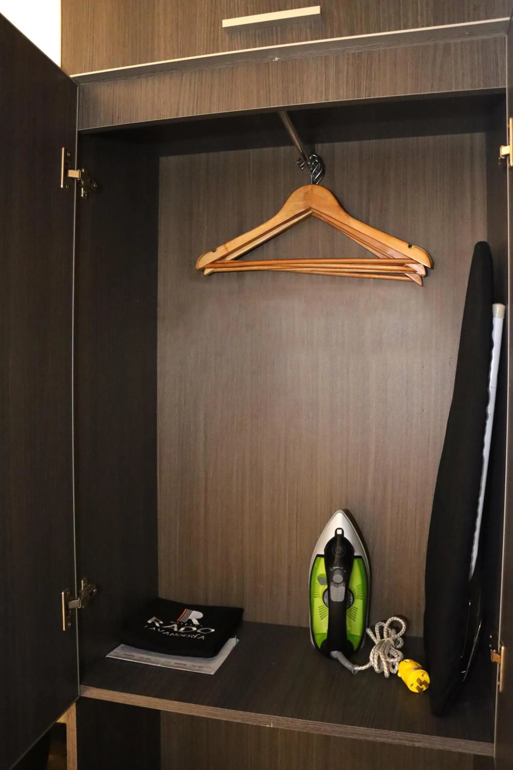 wardrobe in Rado Hotel - Santa María