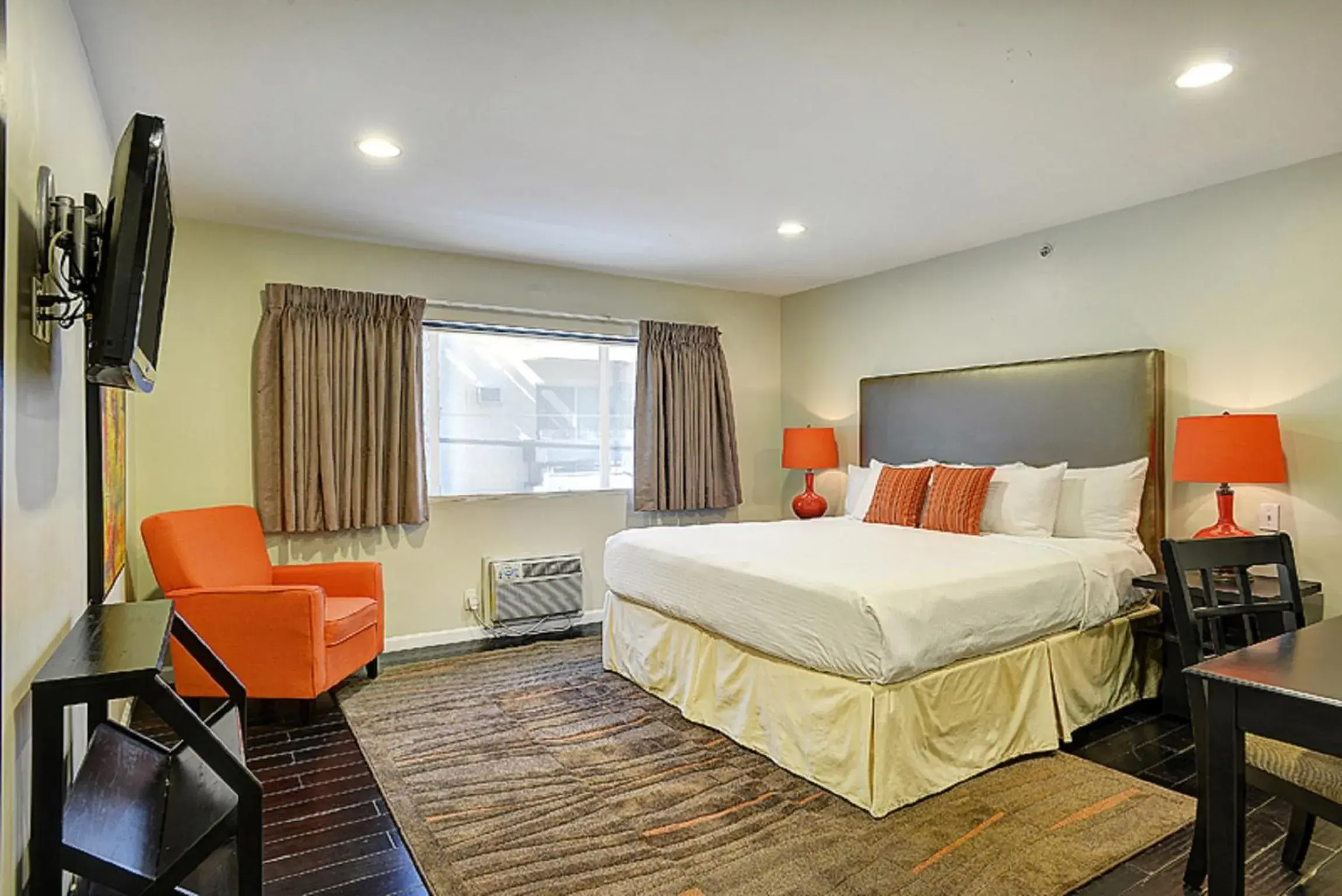 Photo of the whole room in Shelter Hotel Los Angeles Photo of the whole room in Shelter Hotel Los Angeles