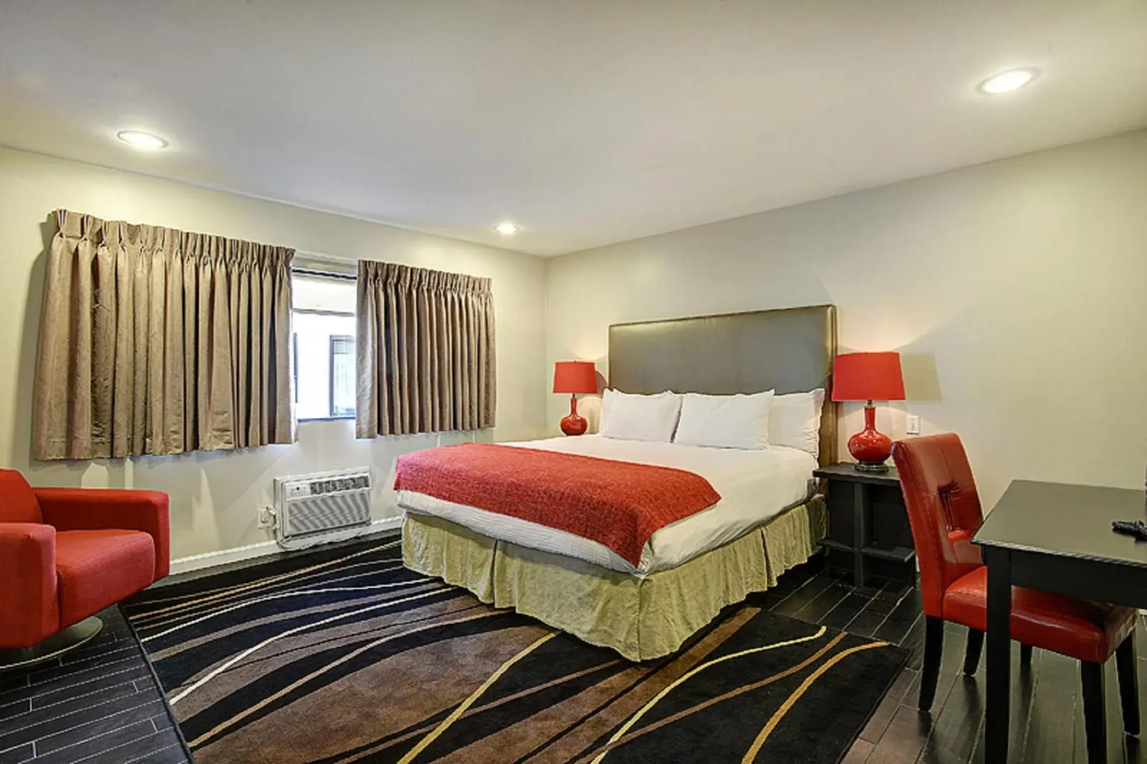 Photo of the whole room in Shelter Hotel Los Angeles Photo of the whole room in Shelter Hotel Los Angeles