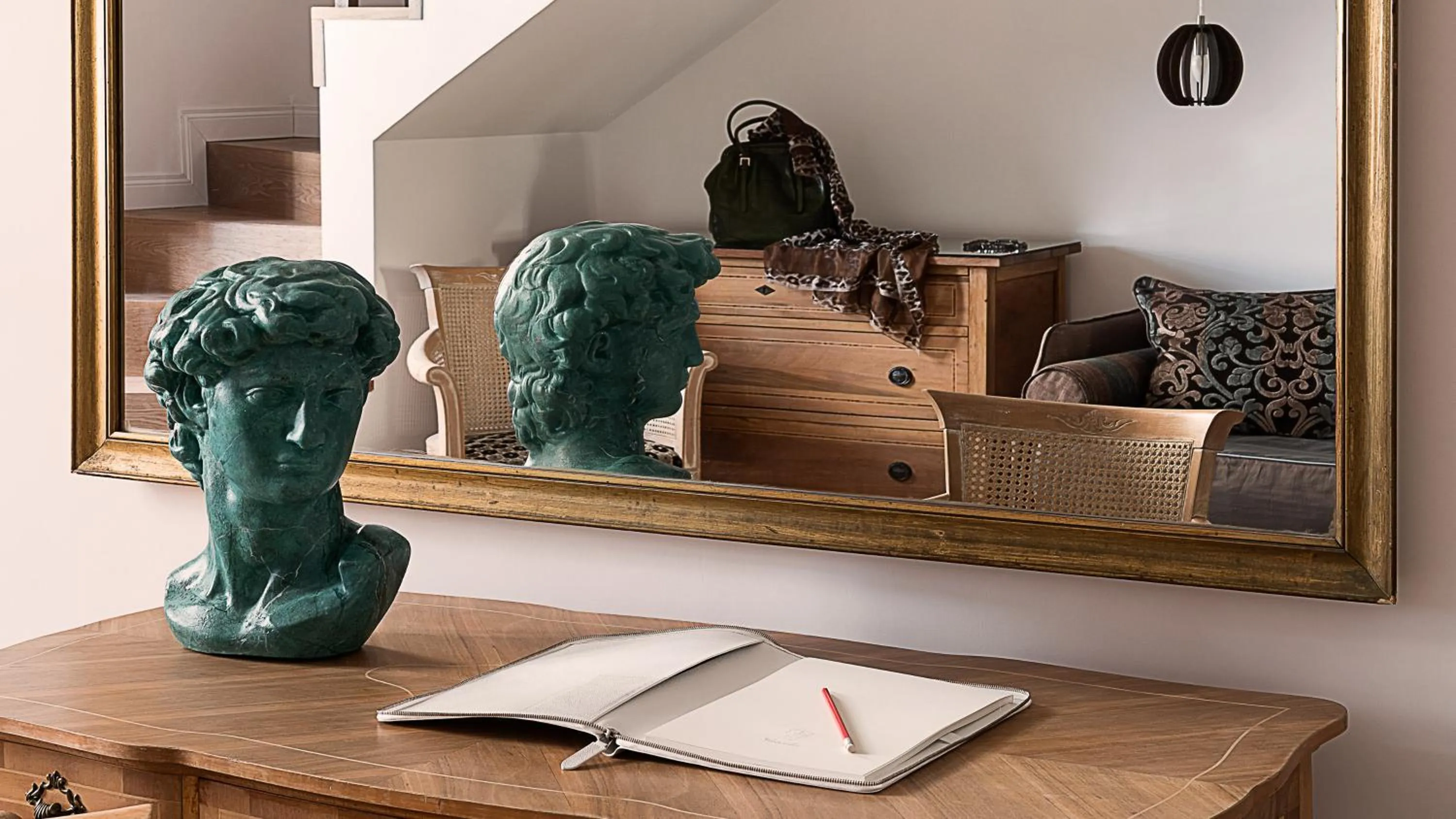 Decorative detail in Nobildonne Relais