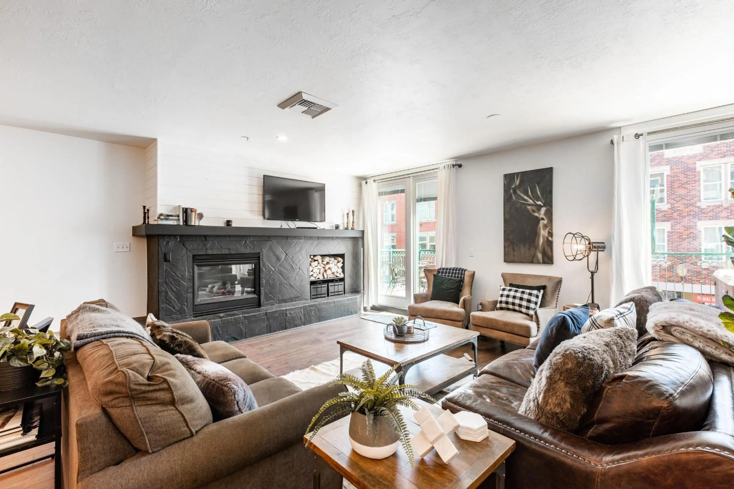 TV and multimedia in The Caledonian by All Seasons Resort Lodging