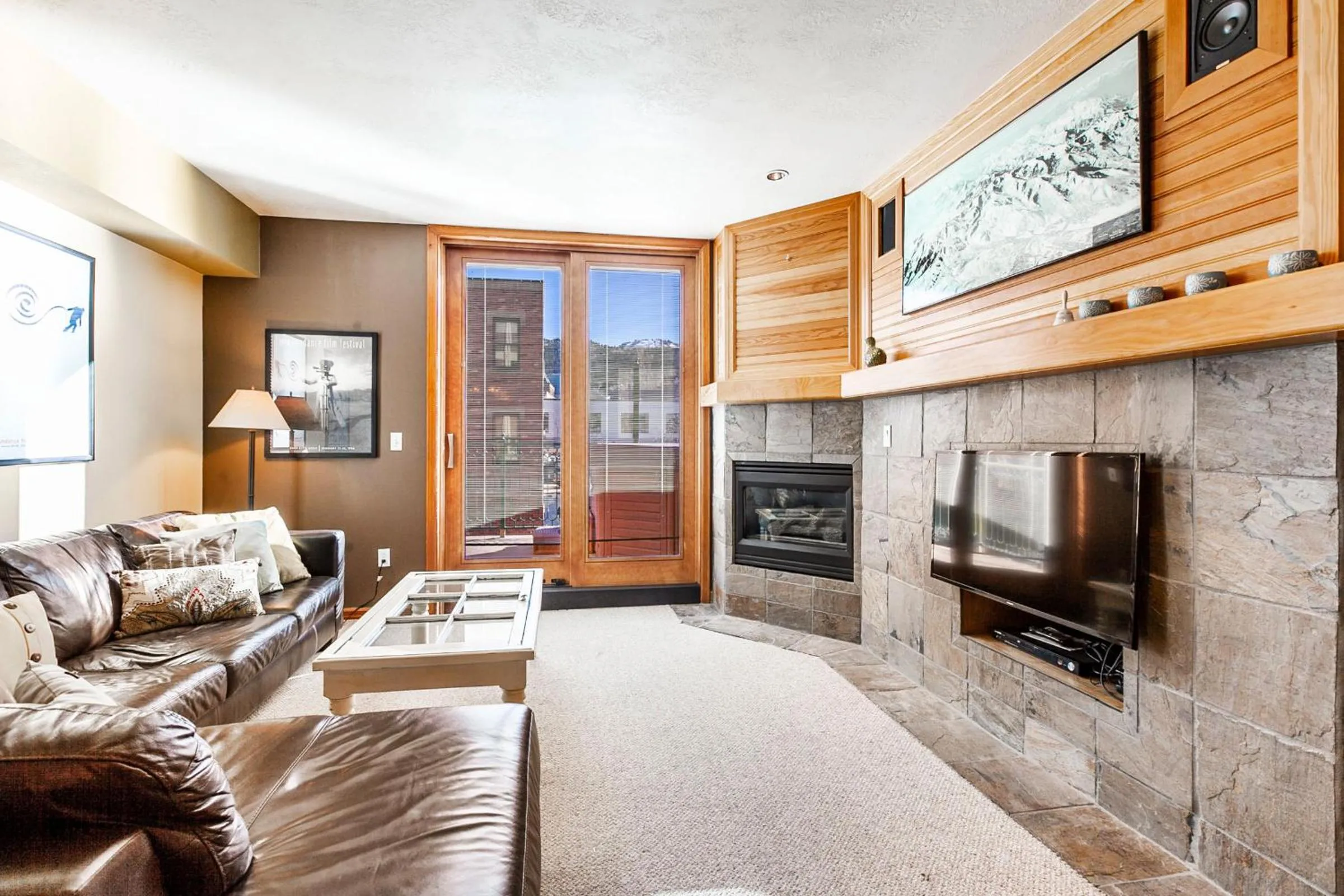 TV and multimedia in The Caledonian by All Seasons Resort Lodging