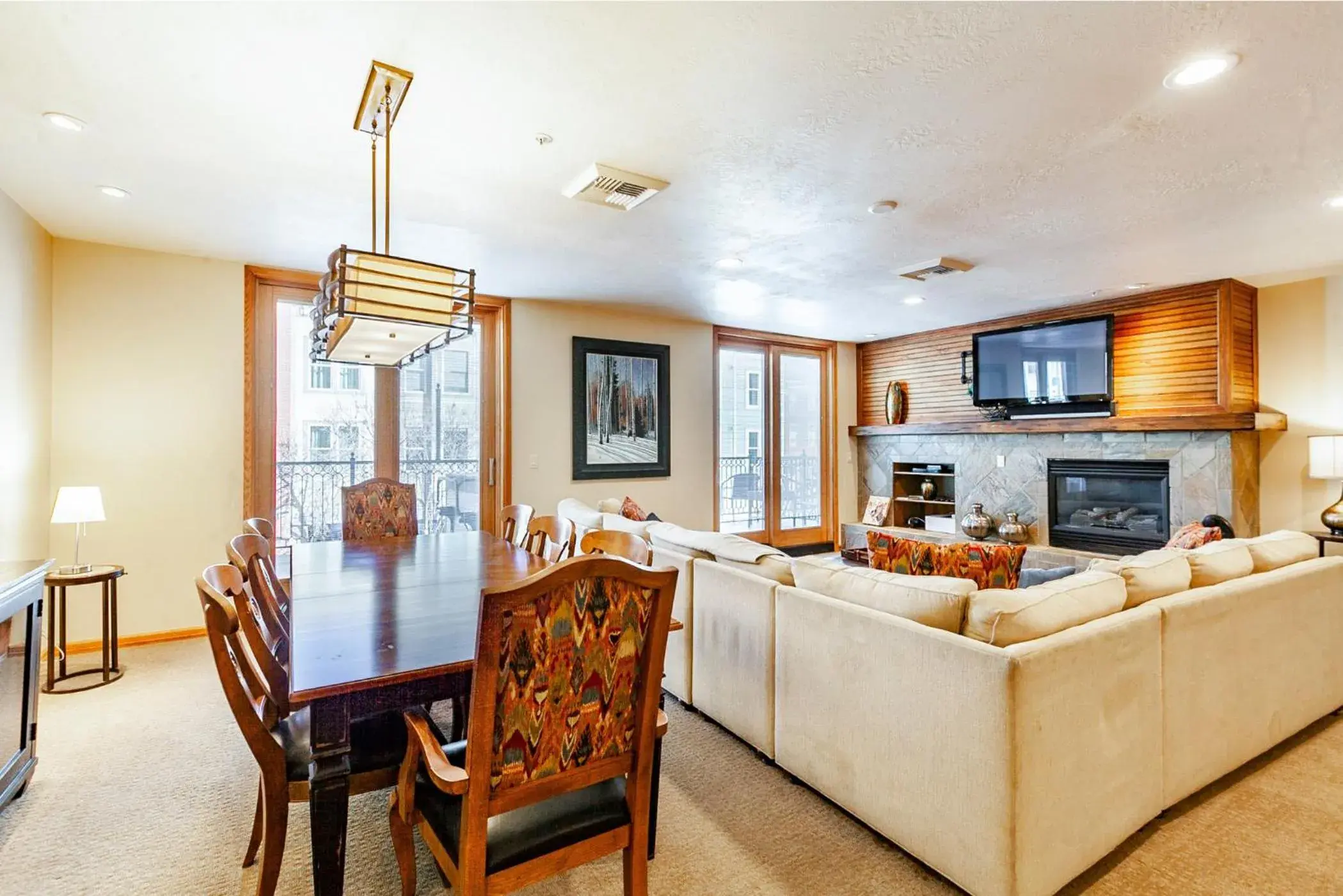 Living room, Dining Area in The Caledonian