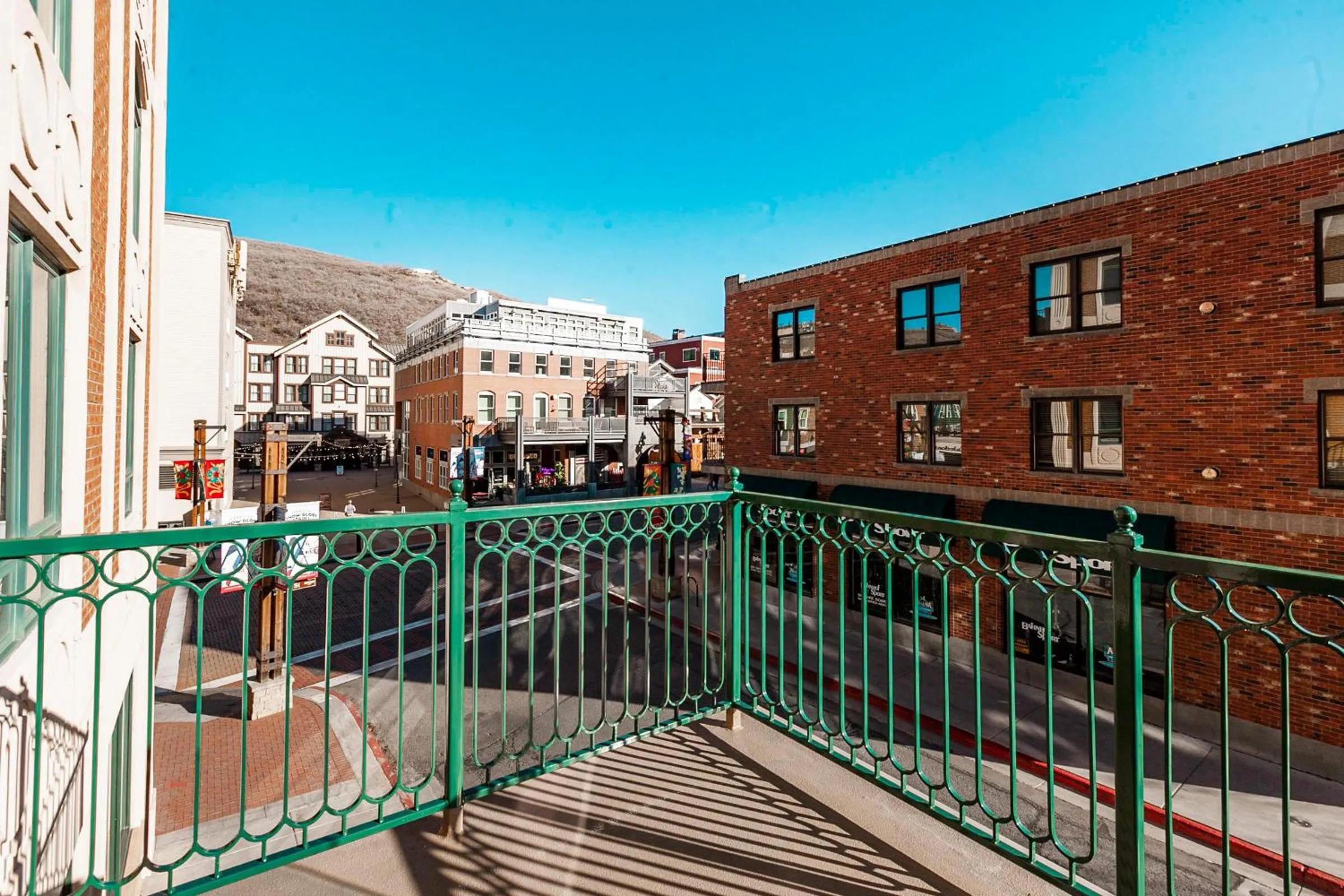 Balcony/Terrace in The Caledonian by All Seasons Resort Lodging
