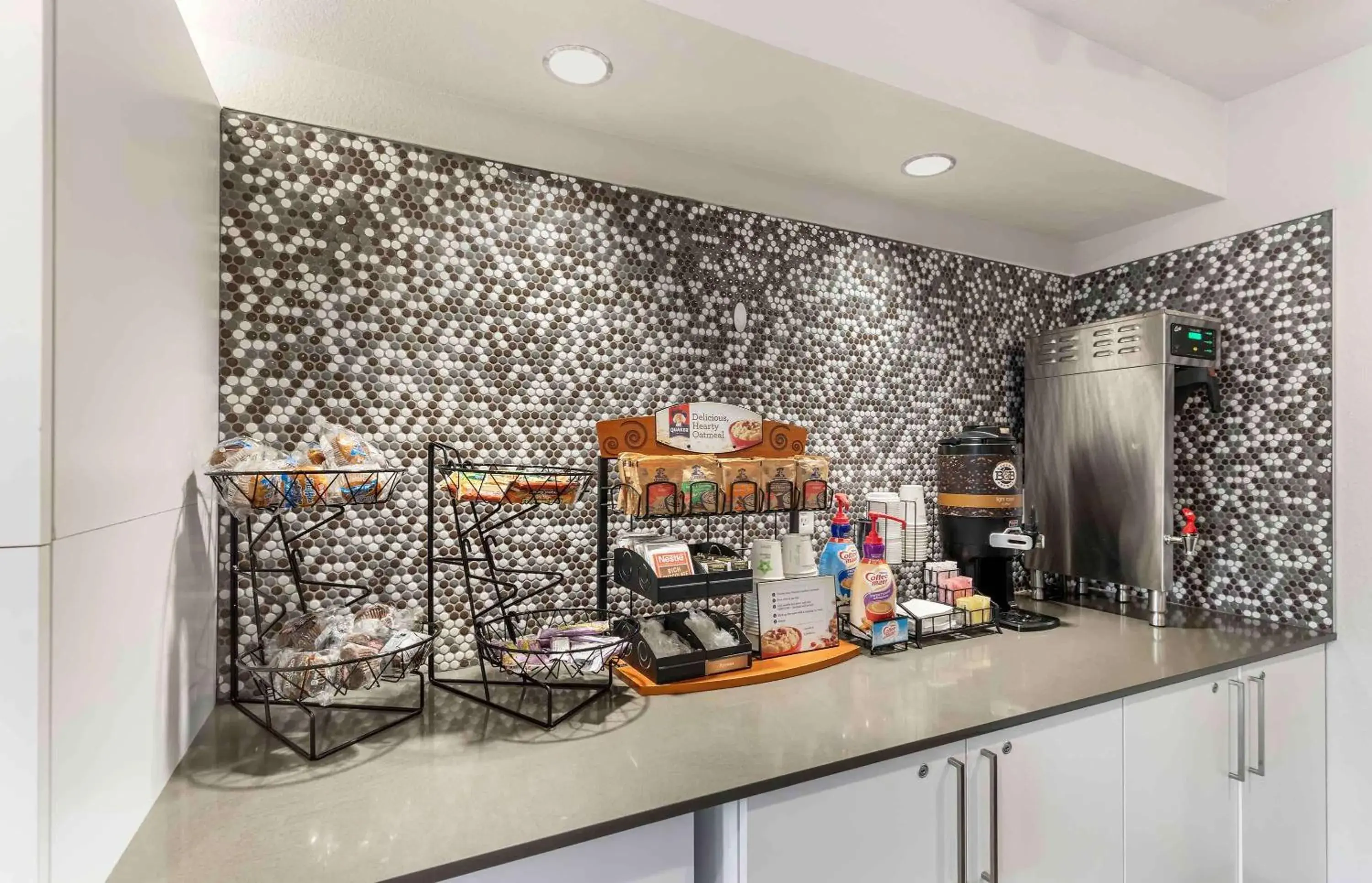 Breakfast in Extended Stay America Suites - Denver - Centennial Breakfast in Extended Stay America Suites - Denver - Centennial