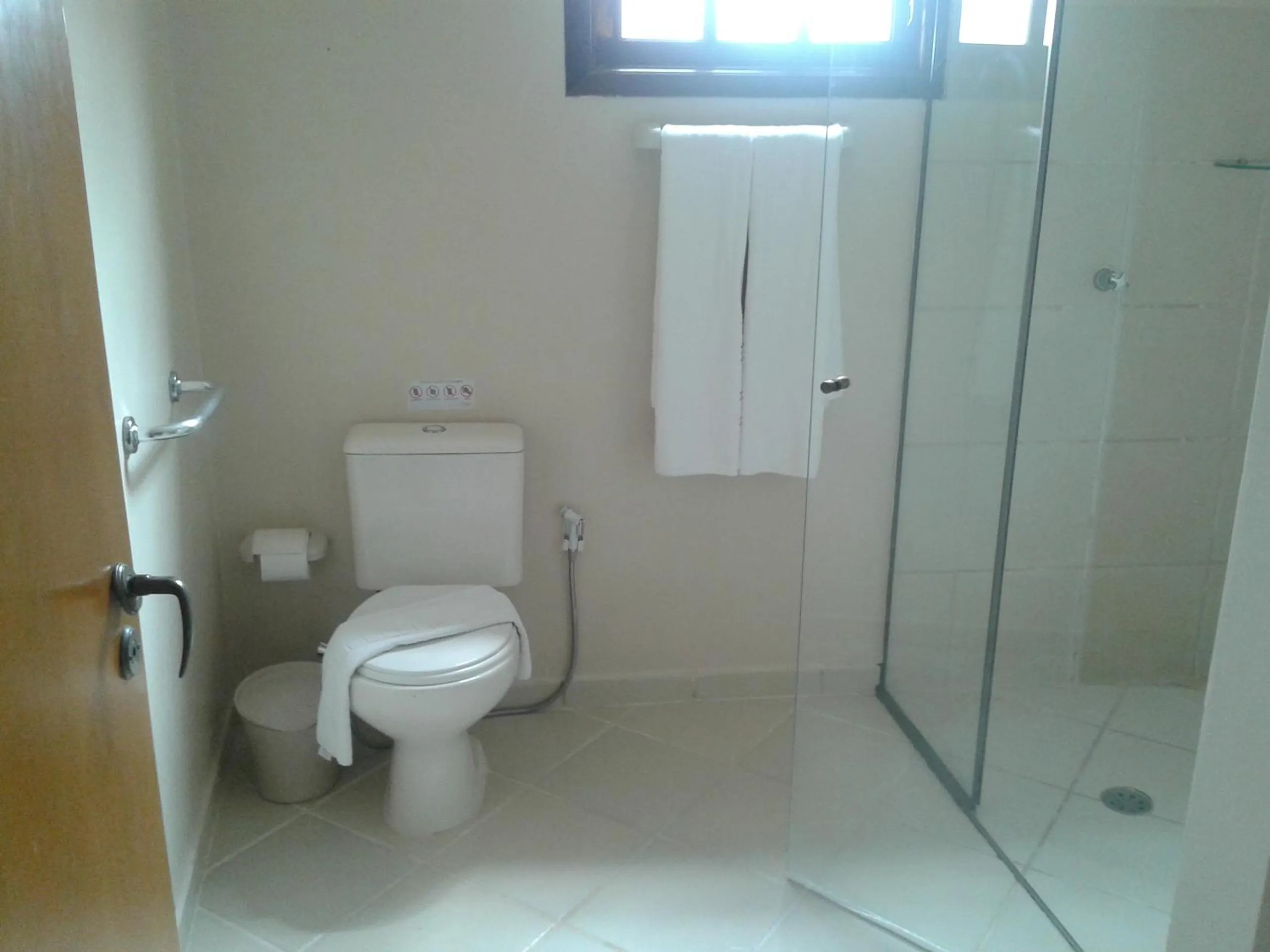 Bathroom in Hotel Costa Balena-Piscina Aquecida Coberta