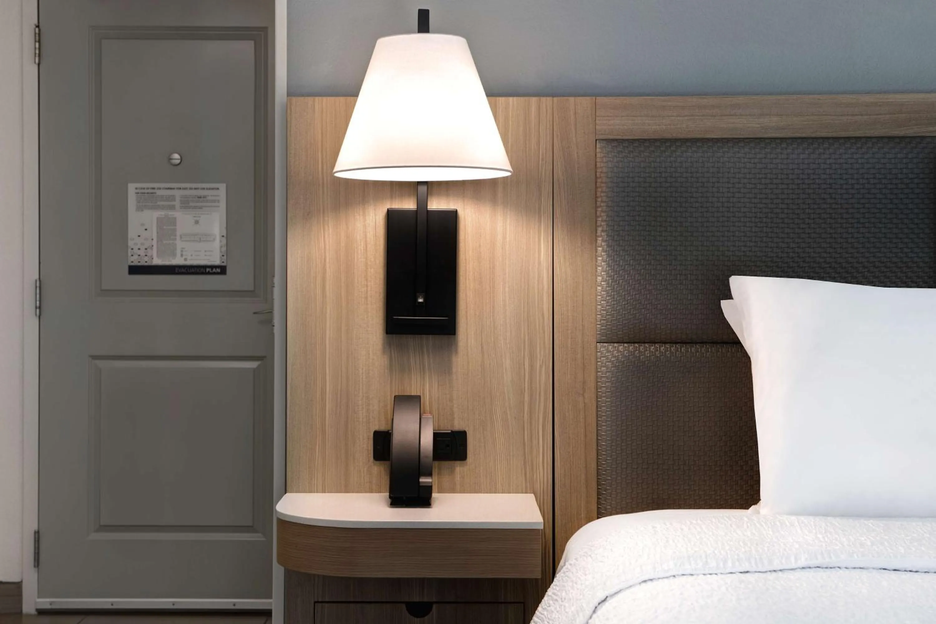 Photo of the whole room, Bed in Hampton Inn Anderson/Alliance Business Park