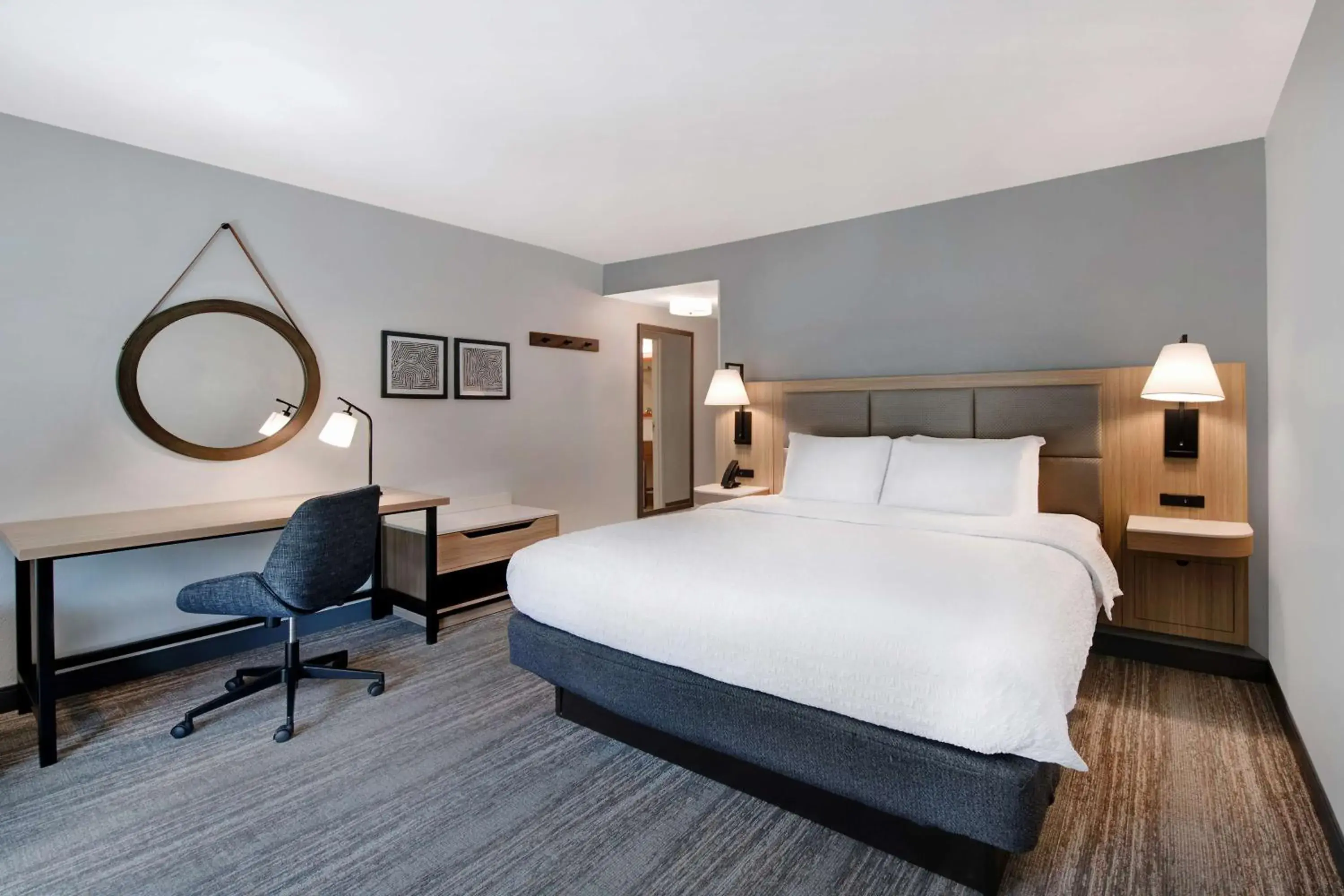 Bedroom, Bed in Hampton Inn Anderson/Alliance Business Park Bedroom, Bed in Hampton Inn Anderson/Alliance Business Park