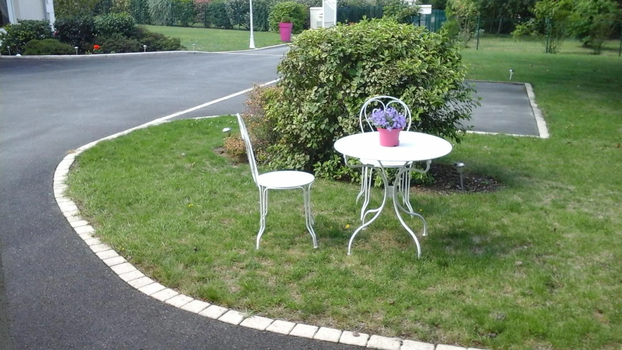 Garden view in Villa Le Clos de Mosny